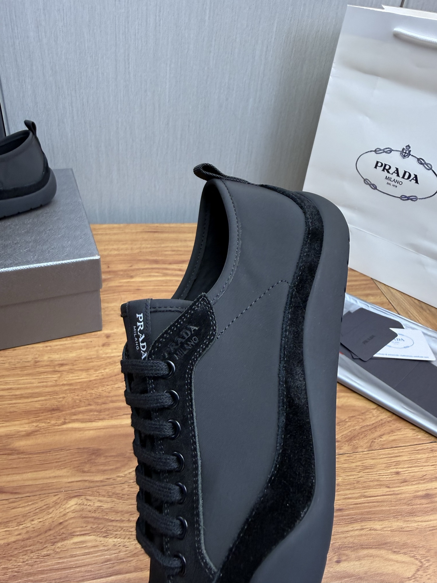 Prada Style Leather Men's Shoes style reference detail image 9 from source 781999