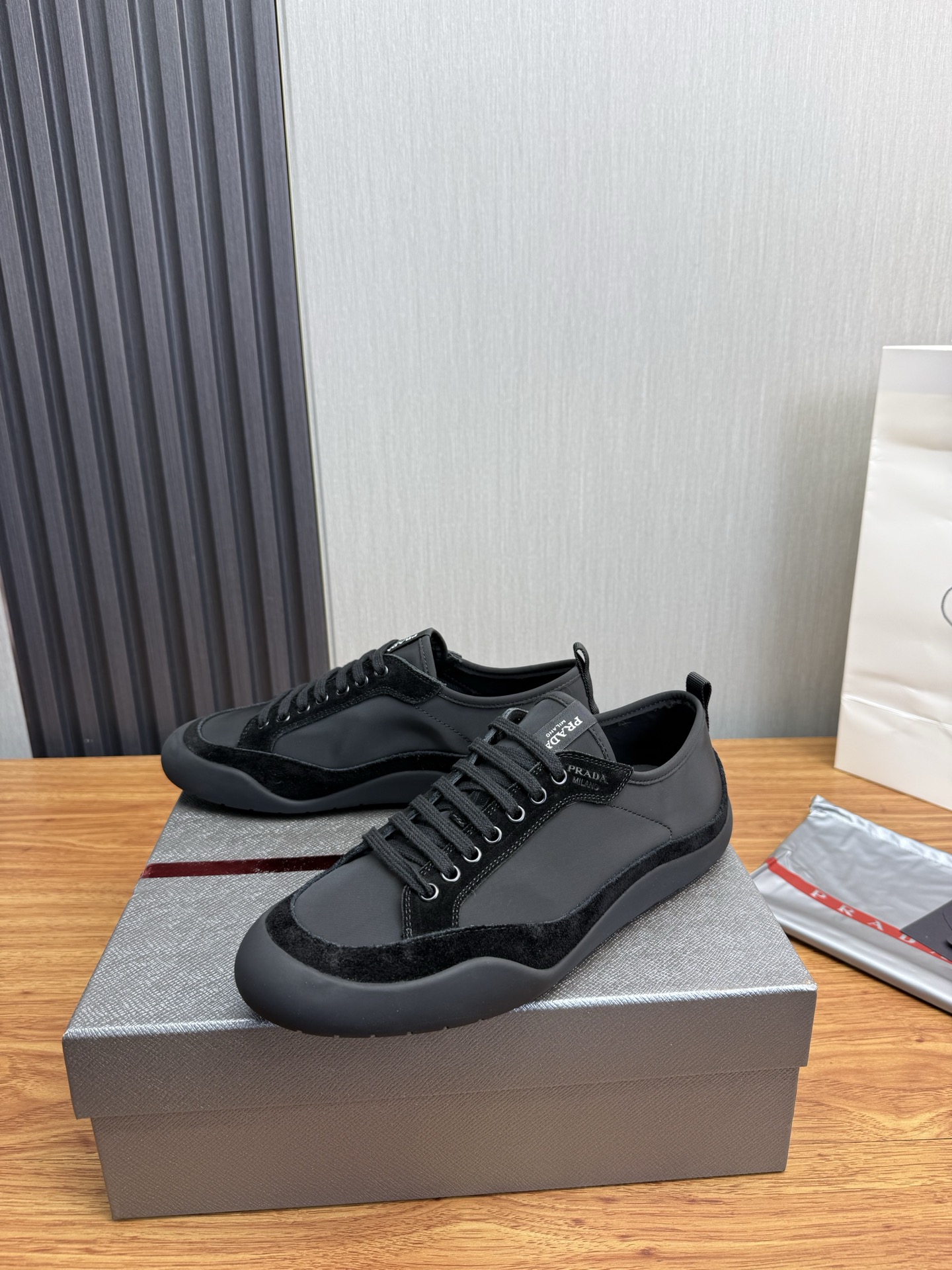 Prada Style Leather Men's Shoes style reference detail image 3 from source 781999