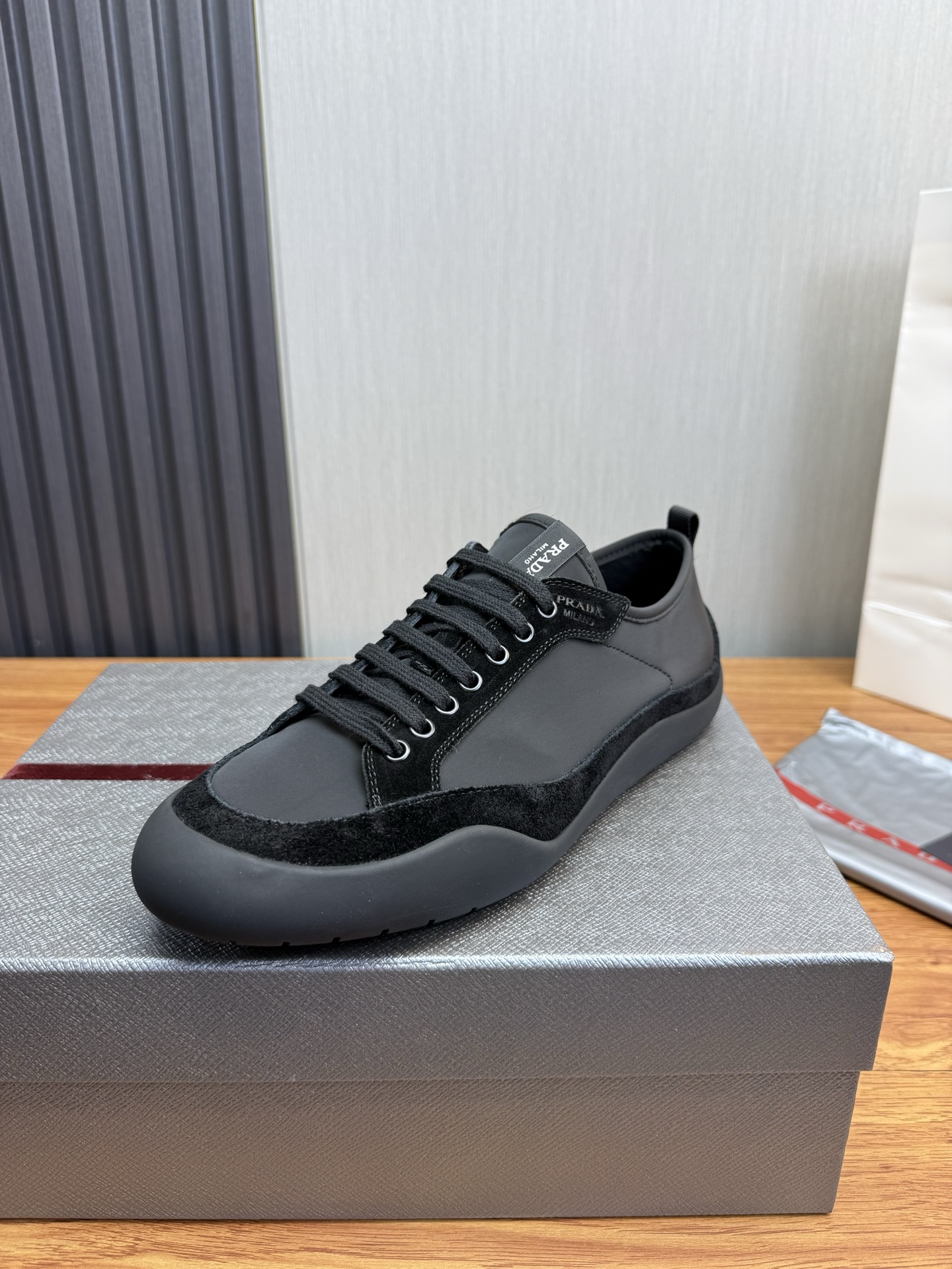 Prada Style Leather Men's Shoes style reference detail image 4 from source 781999