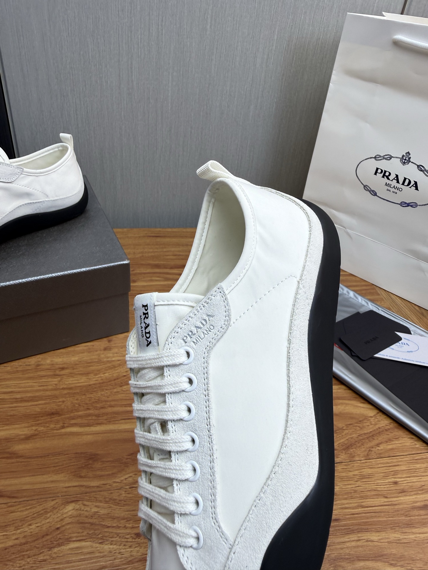 Prada Style Leather Men's Shoes style reference detail image 9 from source 782000