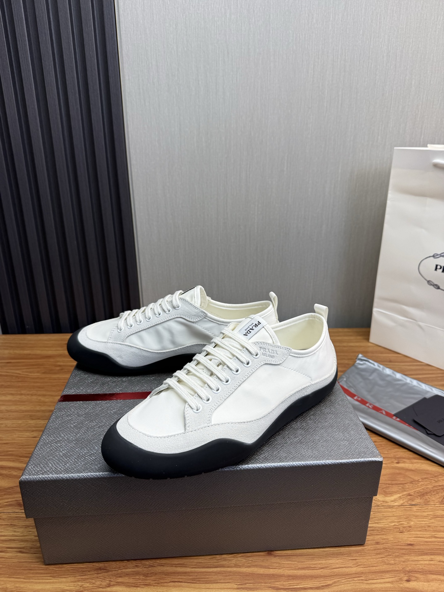 Prada Style Leather Men's Shoes style reference detail image 3 from source 782000