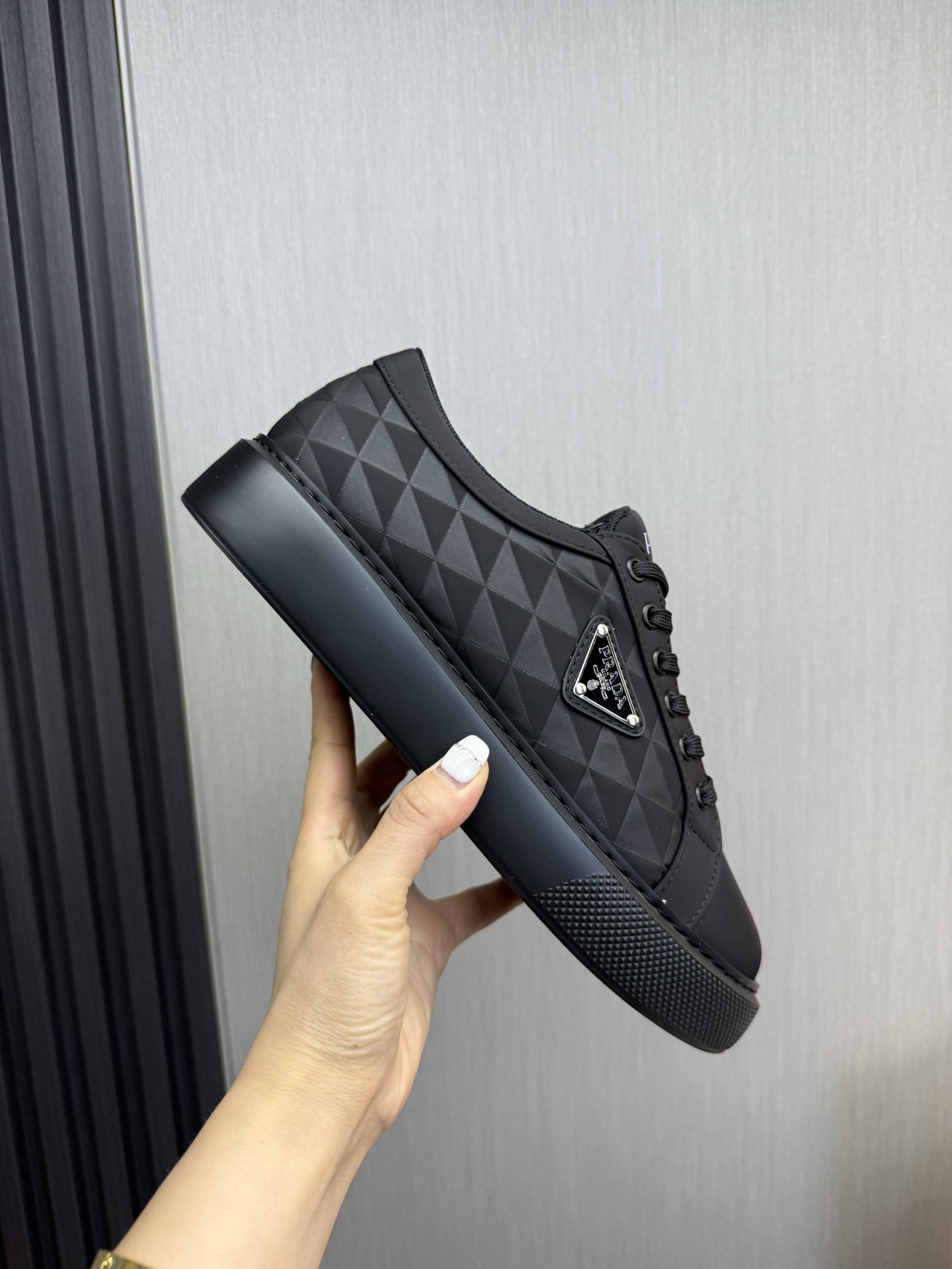 Prada Style Leather Men's Shoes style reference detail image 7 from source 782001