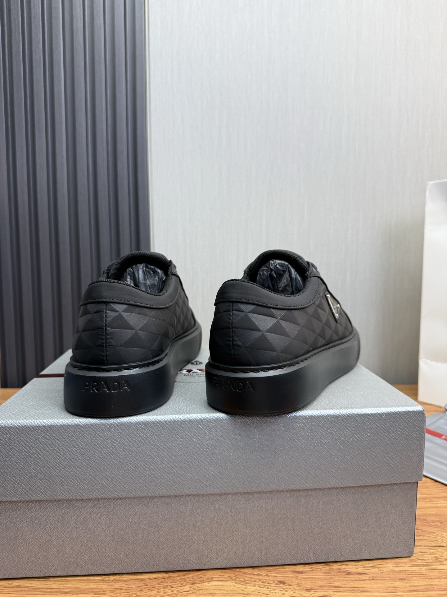 Prada Style Leather Men's Shoes style reference detail image 5 from source 782001