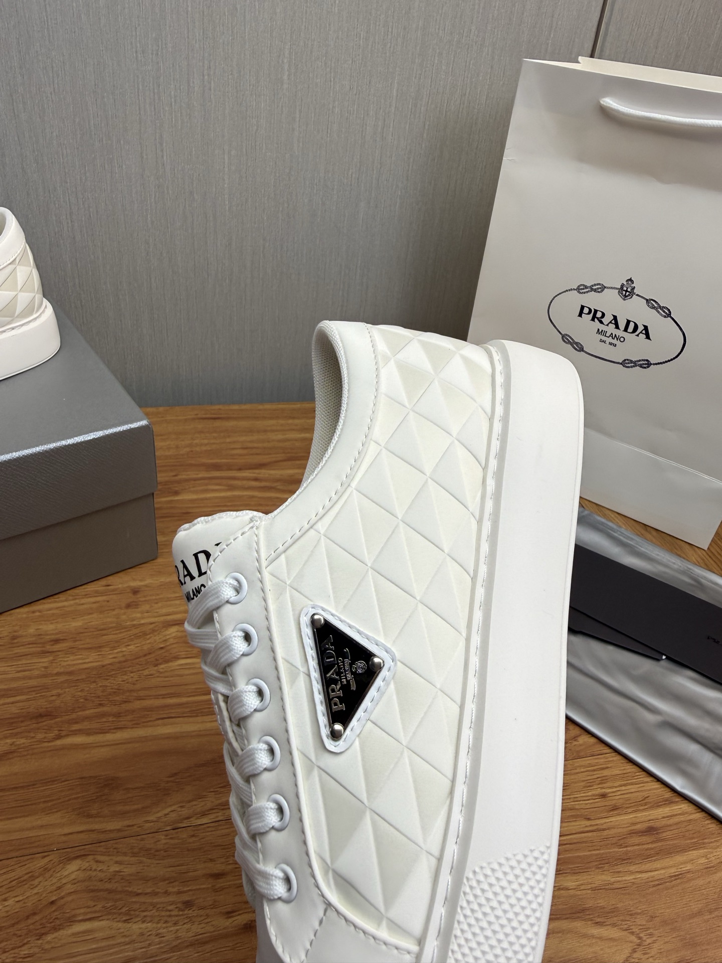 Prada Style Leather Men's Shoes style reference detail image 9 from source 782002