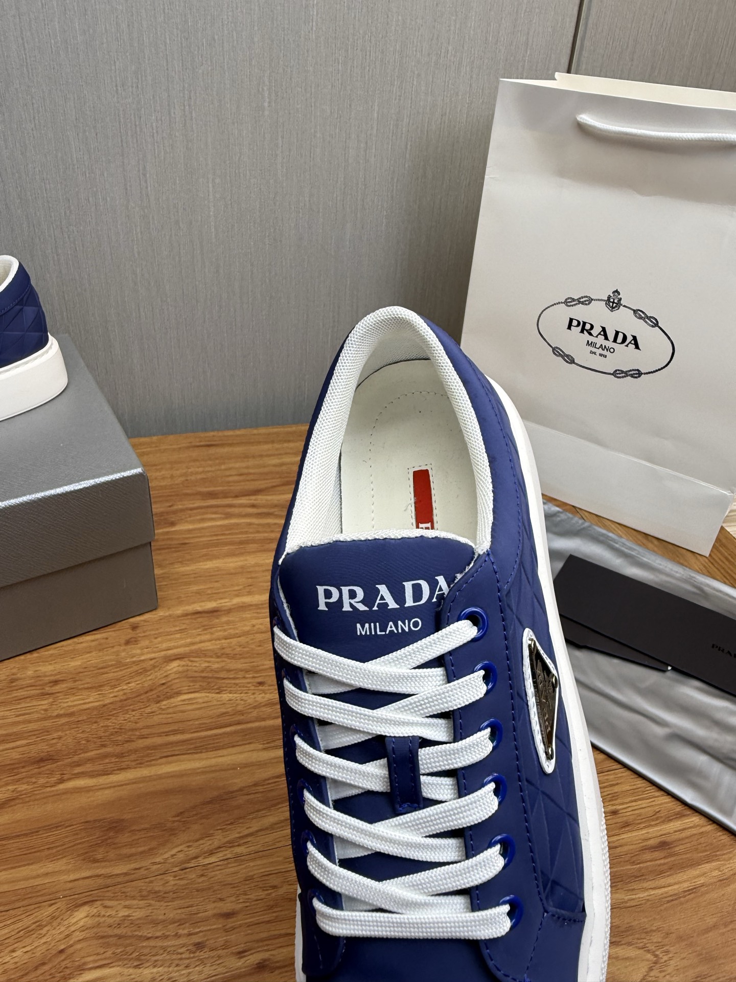 Prada Style Leather Men's Shoes style reference detail image 9 from source 782003