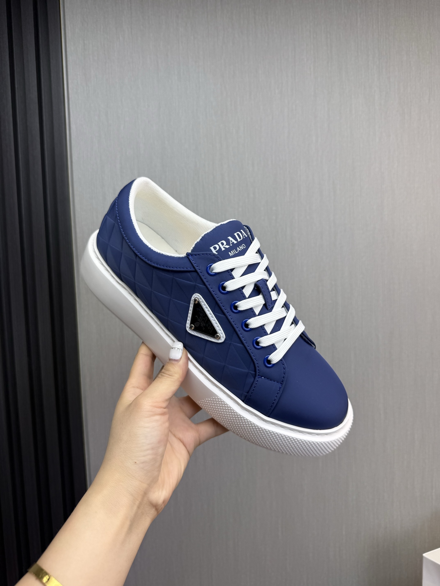 Prada Style Leather Men's Shoes style reference detail image 8 from source 782003