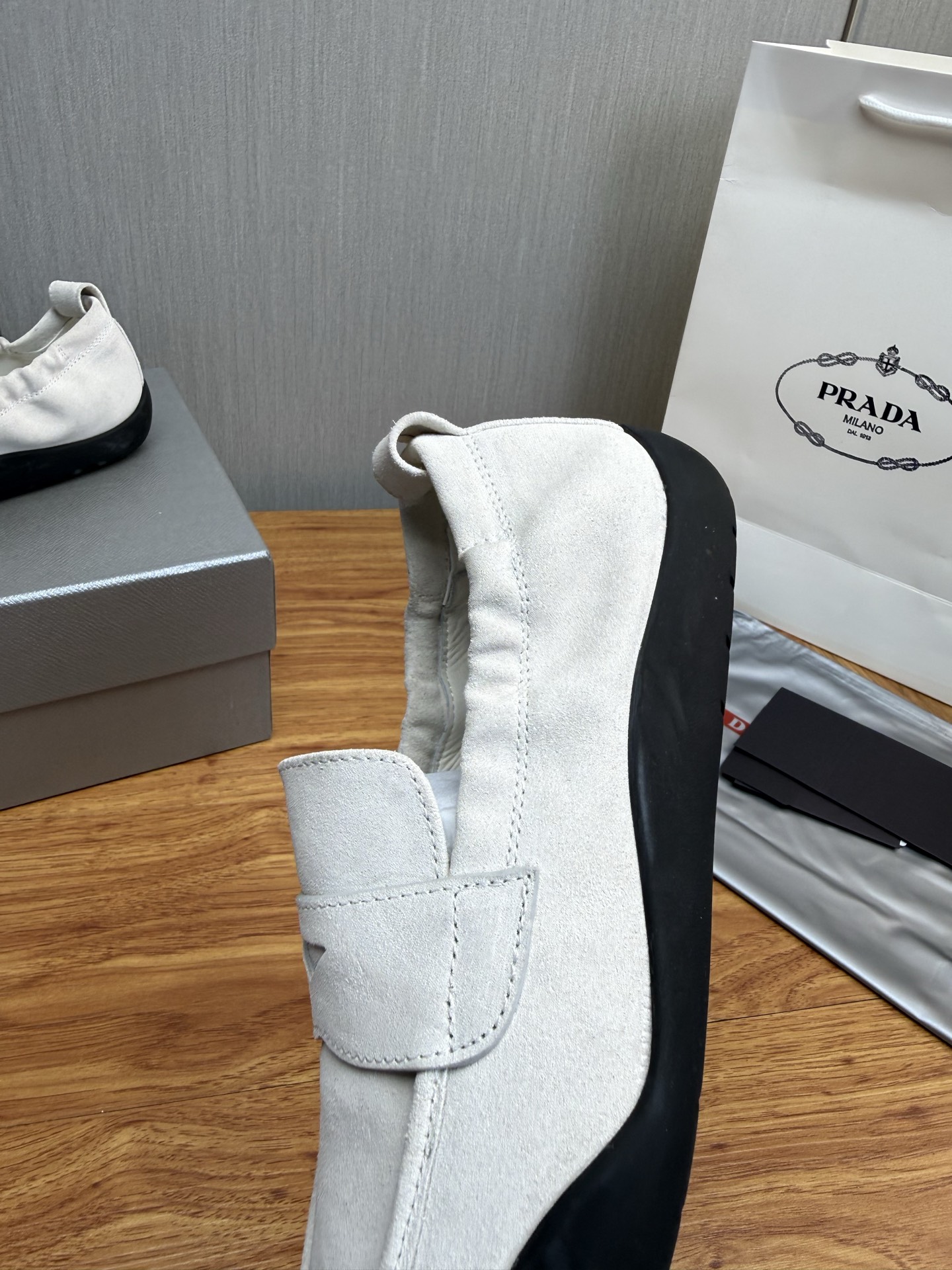 Prada Style Leather Men's Shoes style reference detail image 9 from source 782005