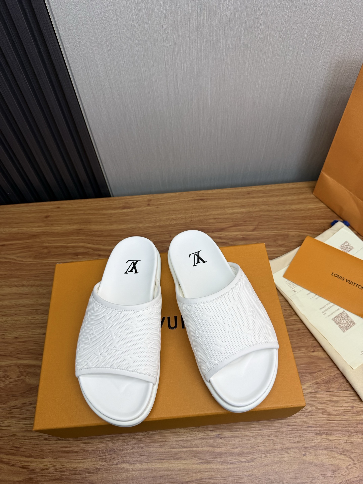 LV Style Men's Shoes Lookbook Reference image 2