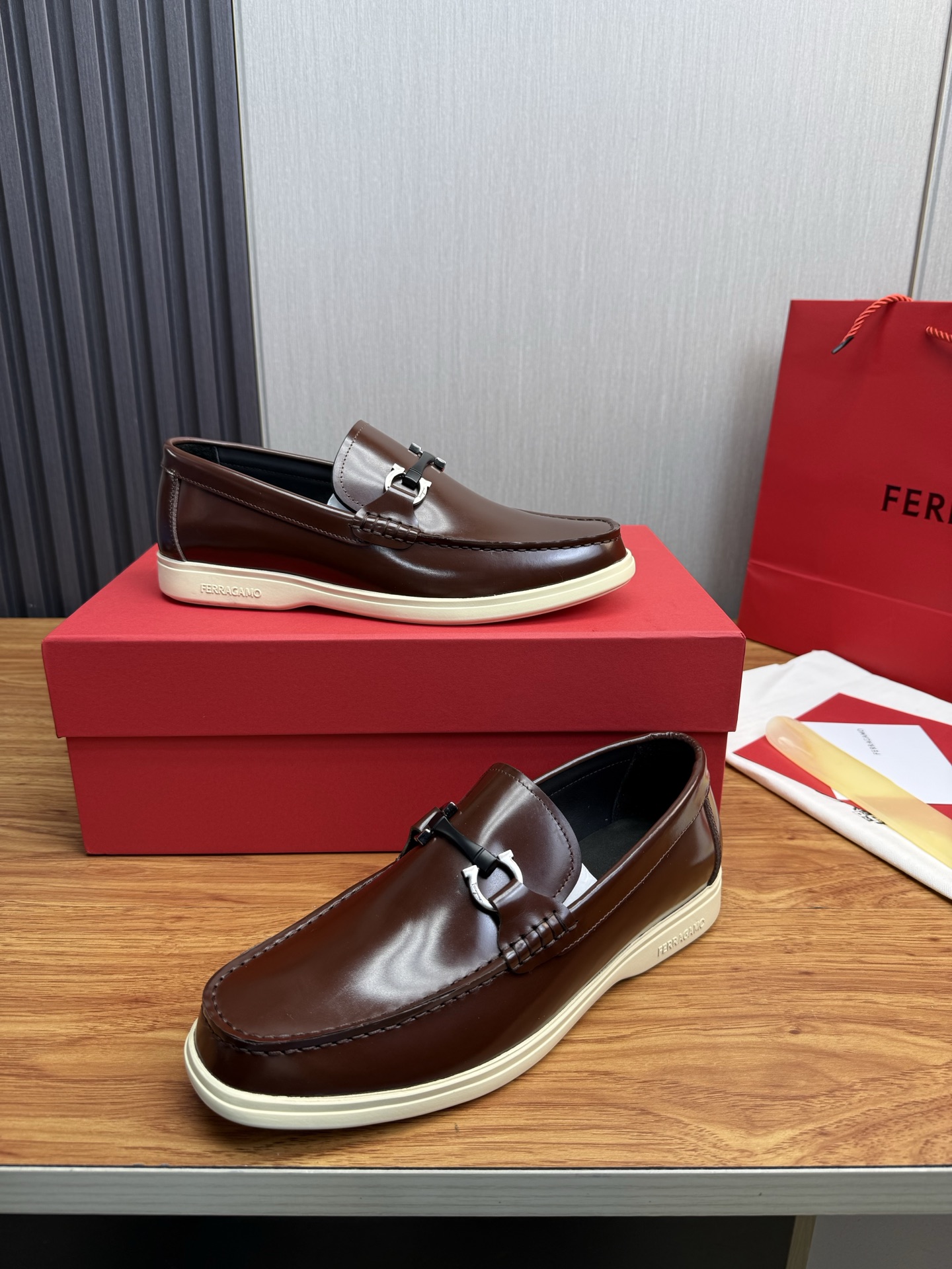 Ferragamo Style Leather Men's Shoes Men's Shoes Men's Shoes detail image 4 from source 783471
