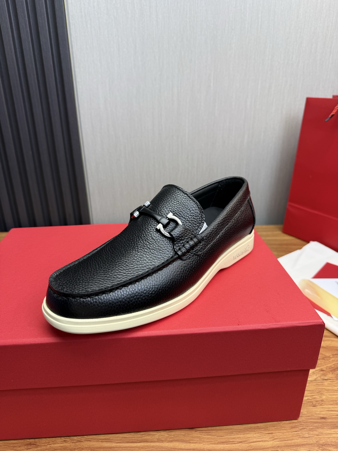 Ferragamo Style Leather Men's Shoes Men's Shoes Men's Shoes detail image 4 from source 783472