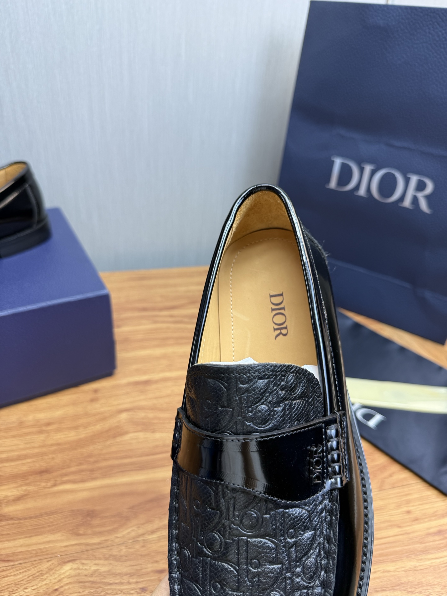 Dior Style Leather Men's Shoes style reference detail image 9 from source 782389
