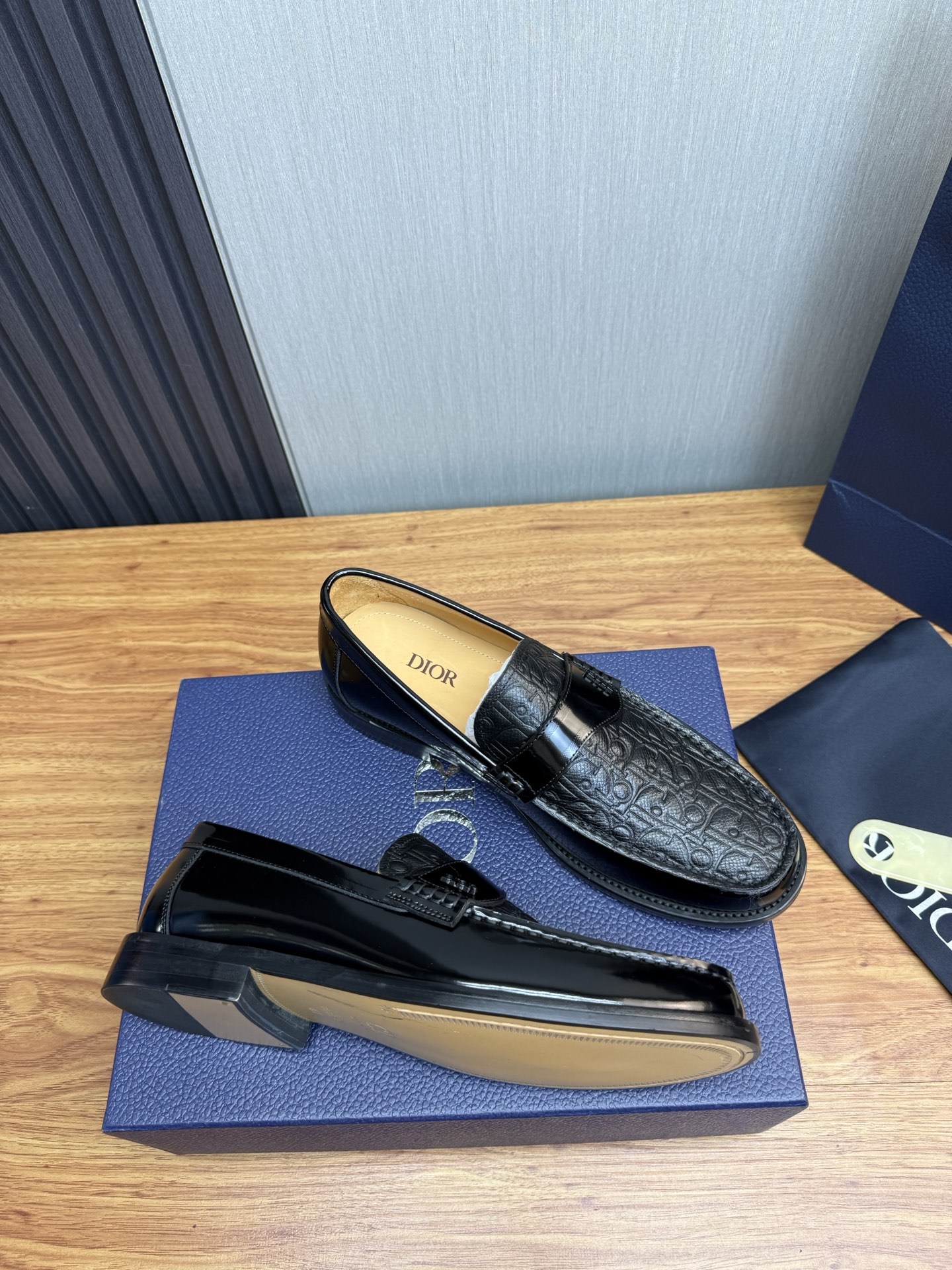 Dior Style Leather Men's Shoes style reference detail image 6 from source 782389