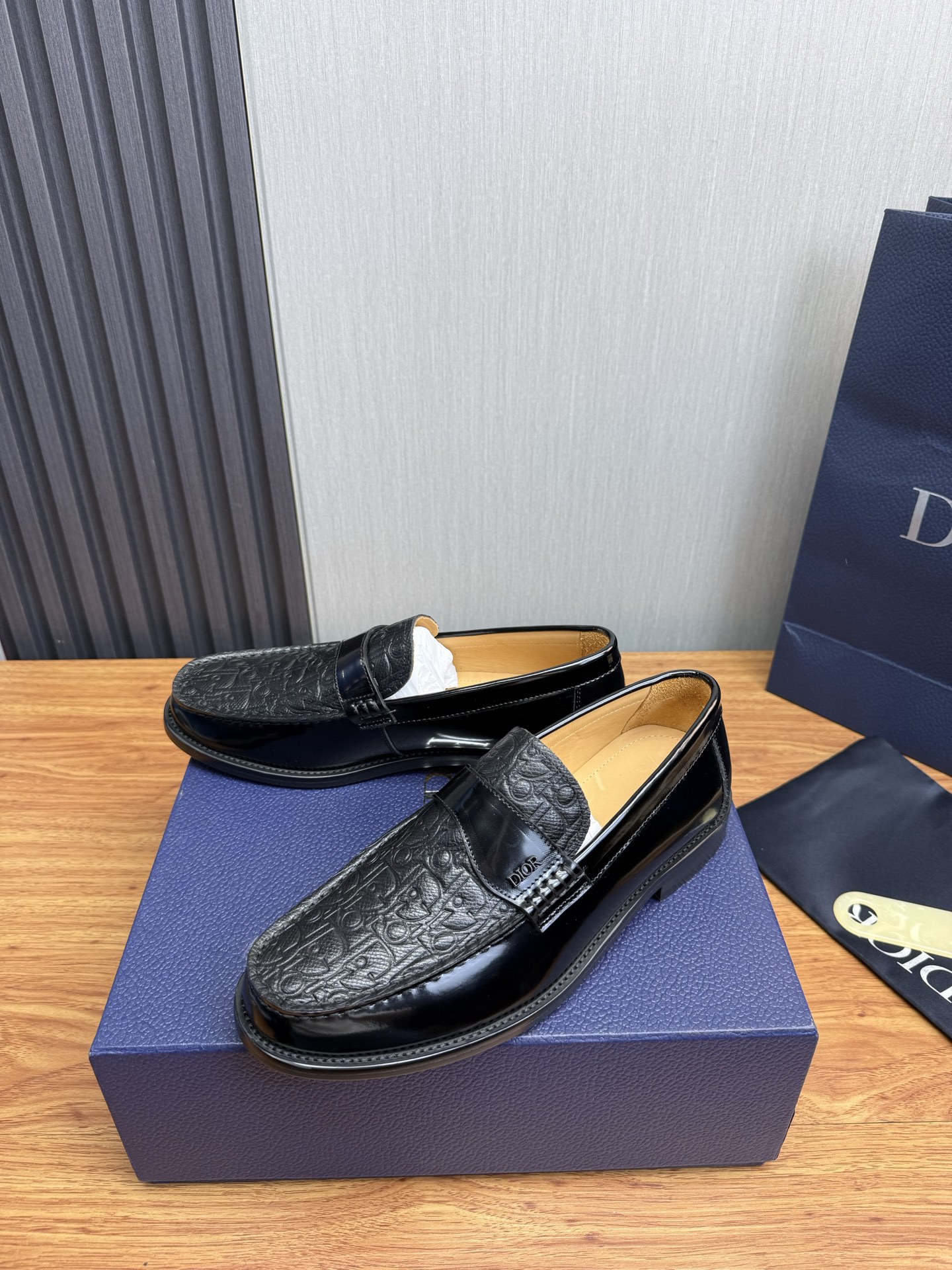Dior Style Leather Men's Shoes style reference detail image 3 from source 782389