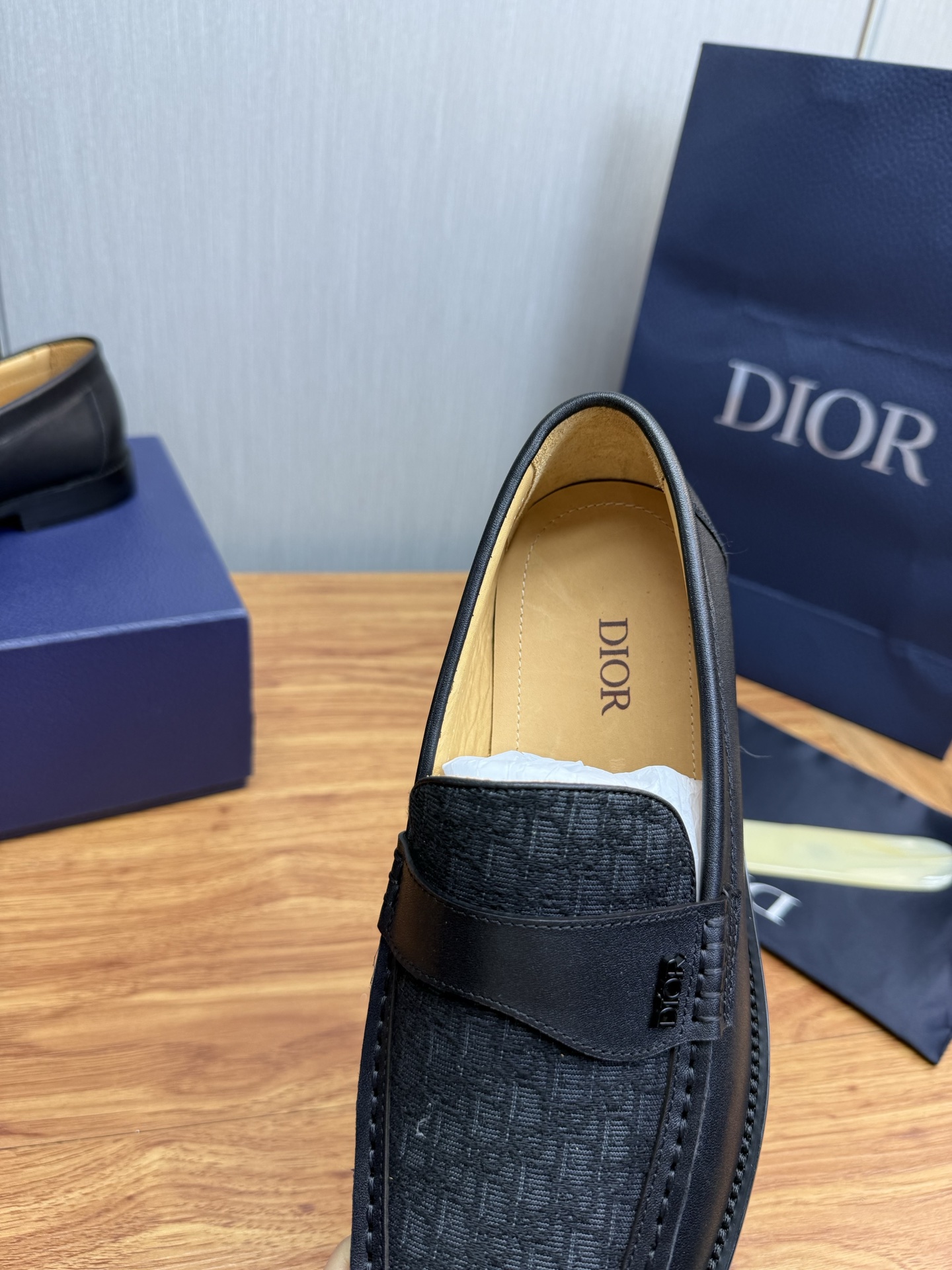 Dior Style Leather Men's Shoes style reference detail image 9 from source 782390