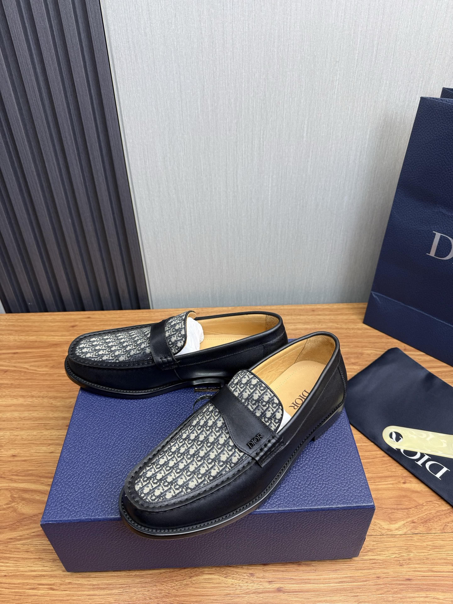 Dior Style Leather Men's Shoes style reference detail image 3 from source 782391
