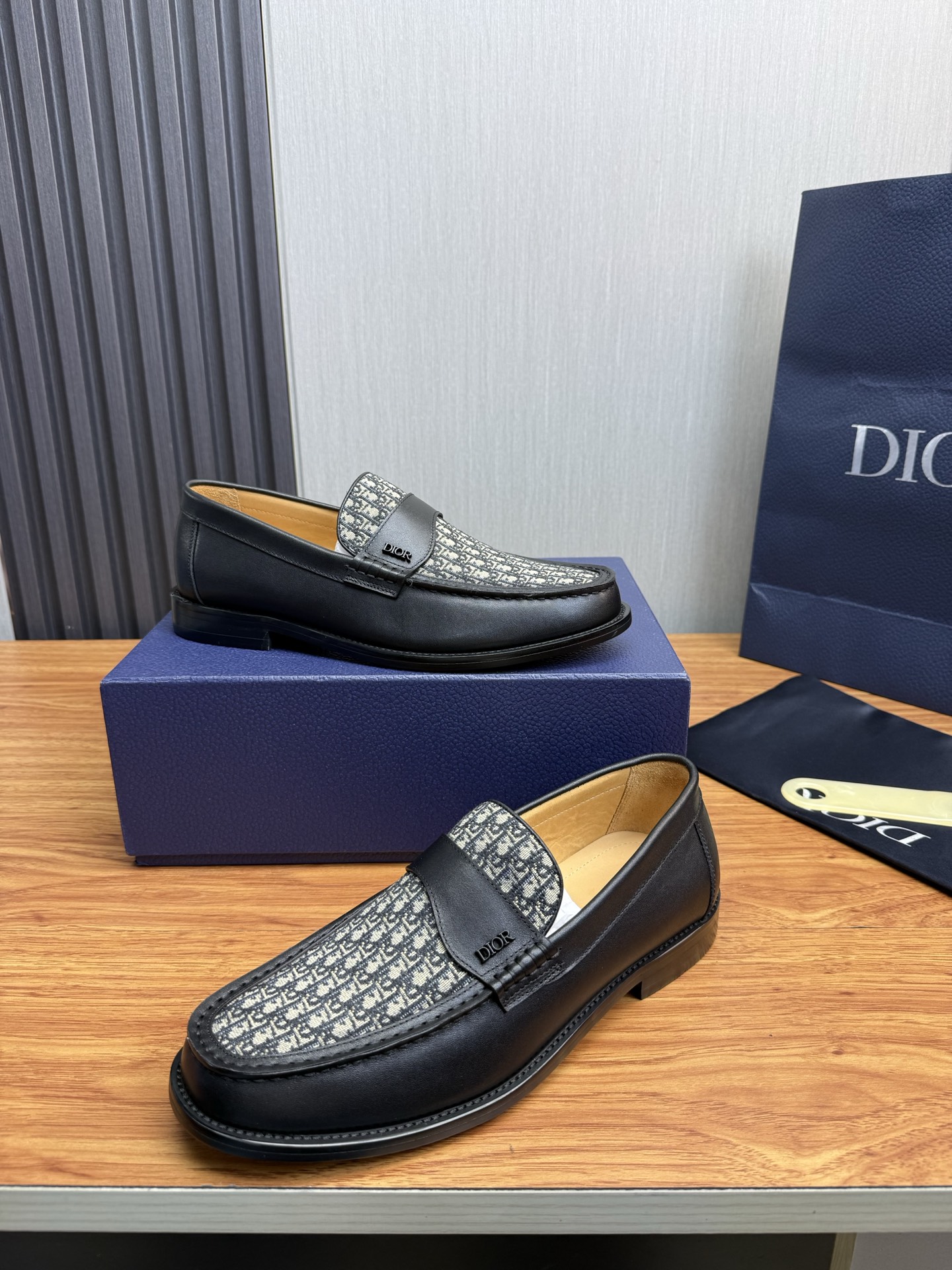 Dior Style Leather Men's Shoes style reference detail image 4 from source 782391