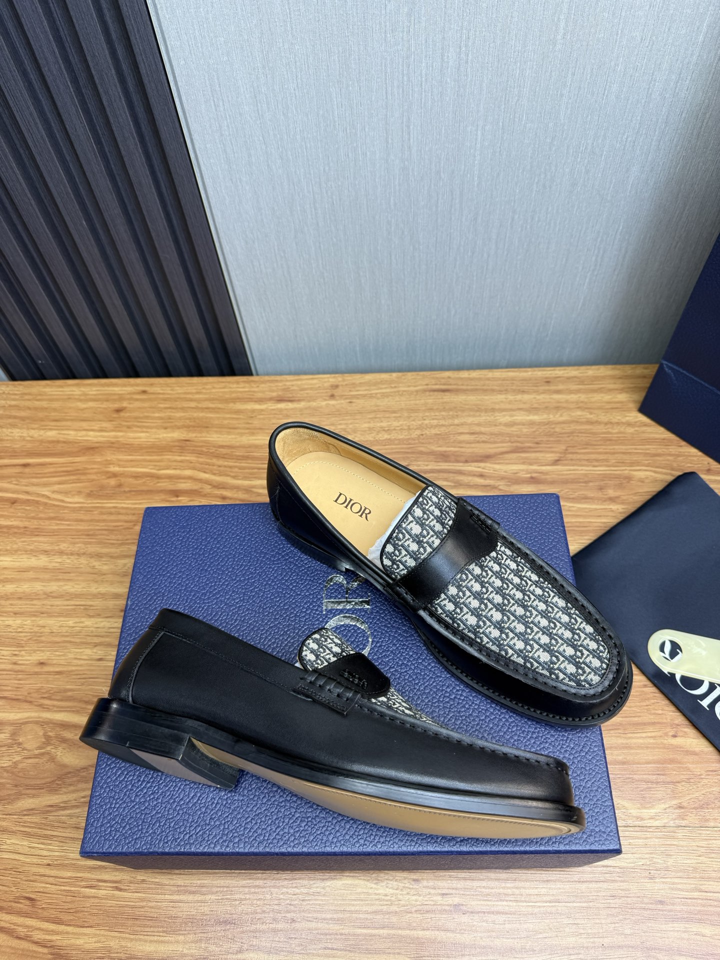Dior Style Leather Men's Shoes style reference detail image 6 from source 782391