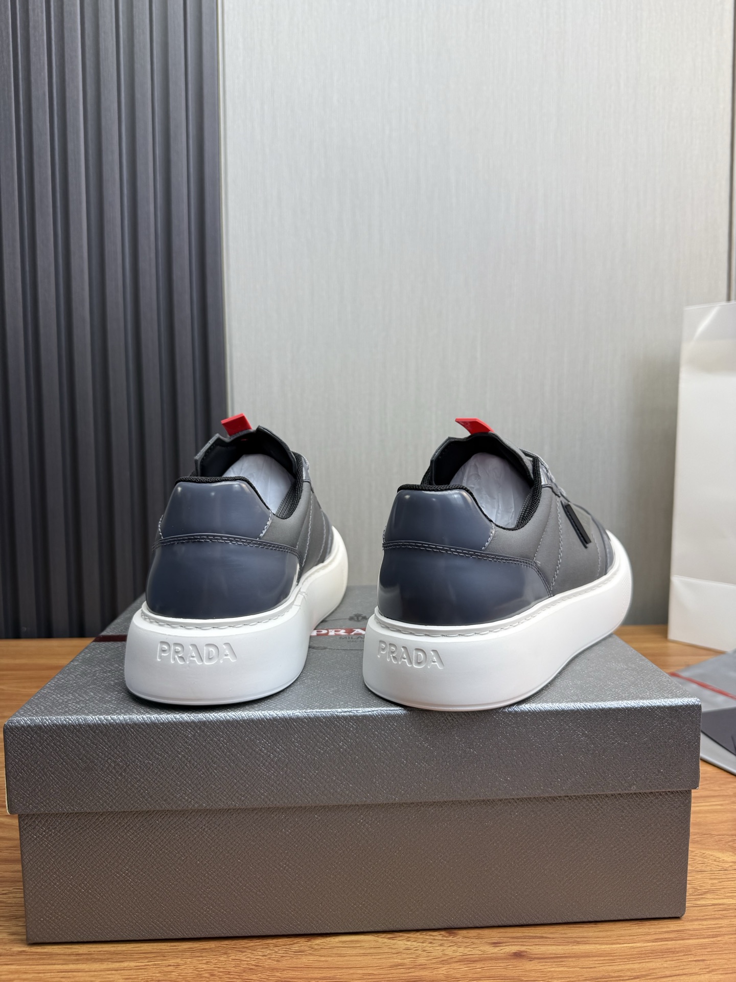 Prada Style Leather Men's Shoes style reference detail image 5 from source 782048