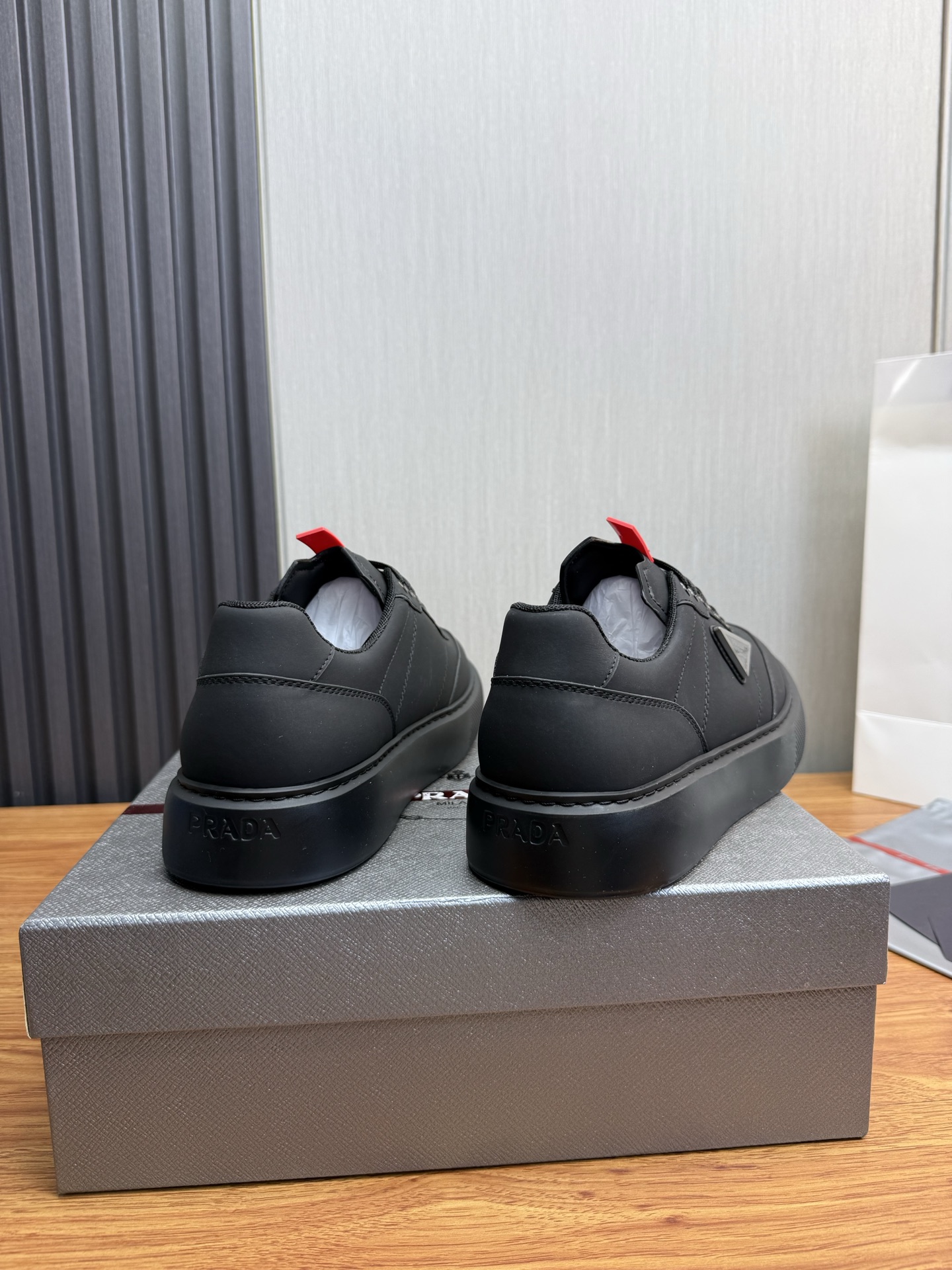 Prada Style Leather Men's Shoes style reference detail image 5 from source 782049