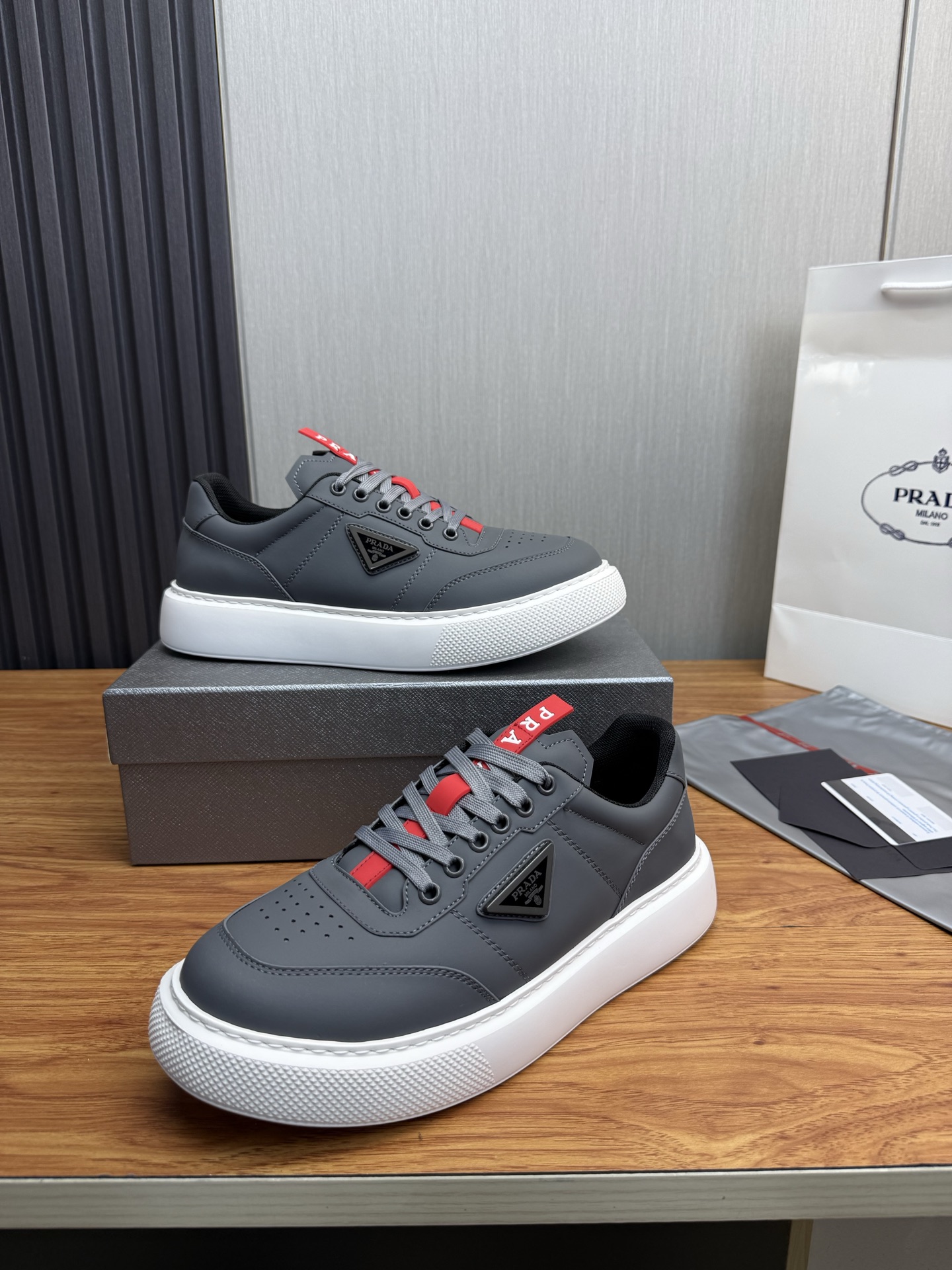 Prada Style Leather Men's Shoes style reference detail image 4 from source 782051