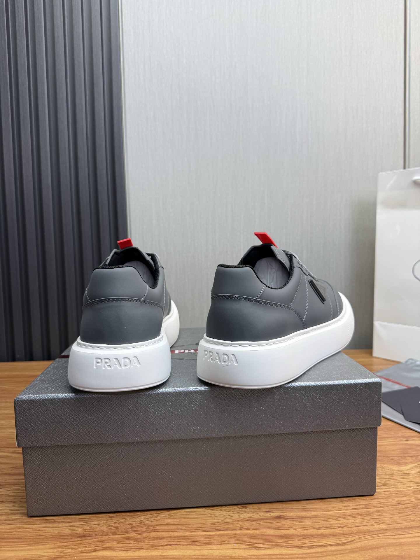 Prada Style Leather Men's Shoes style reference detail image 5 from source 782051