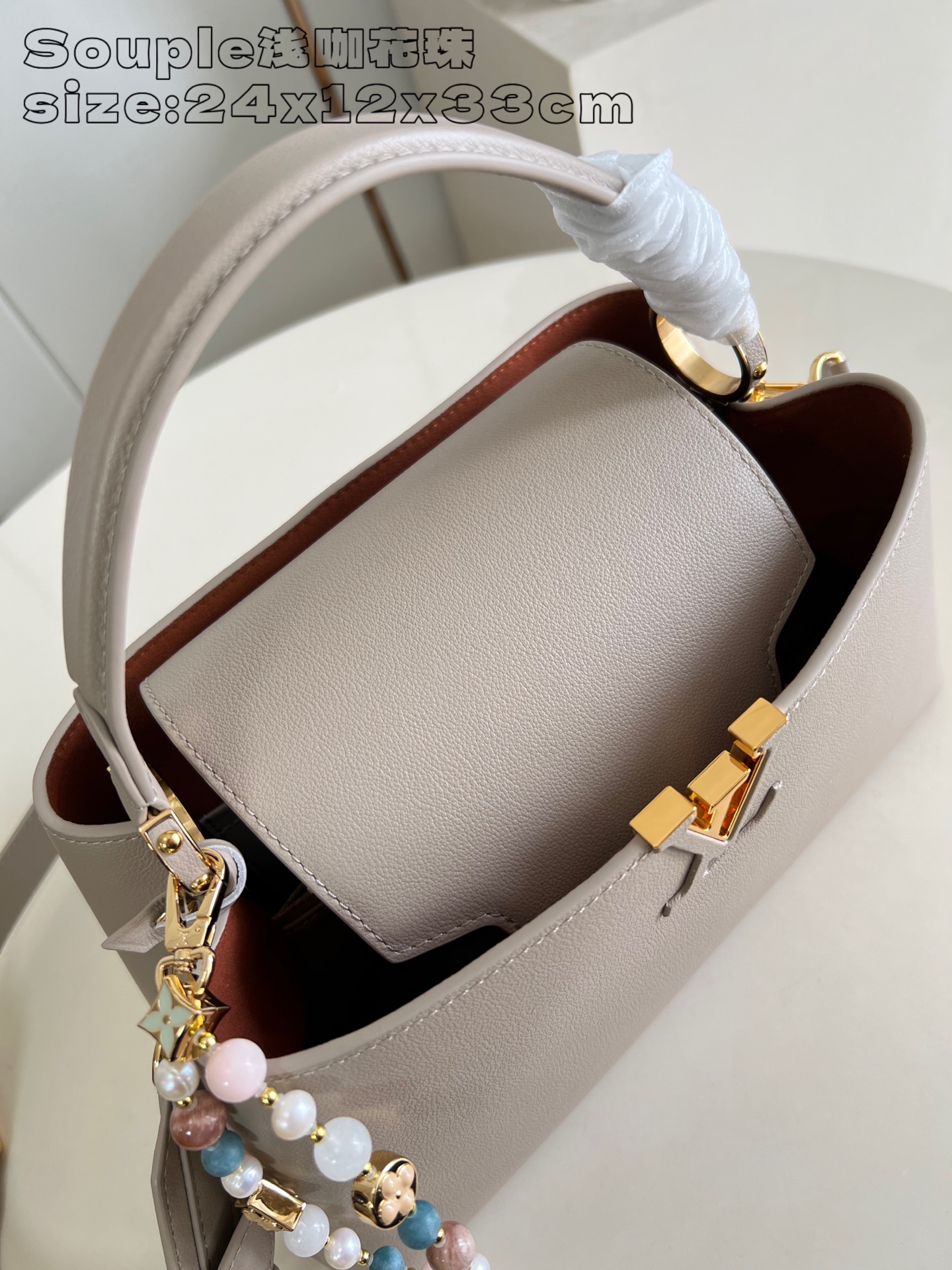 Louis Vuitton Capucines Souple Medium Bag - Soft Grained Leather, M48865 8 a1758855787329 1525