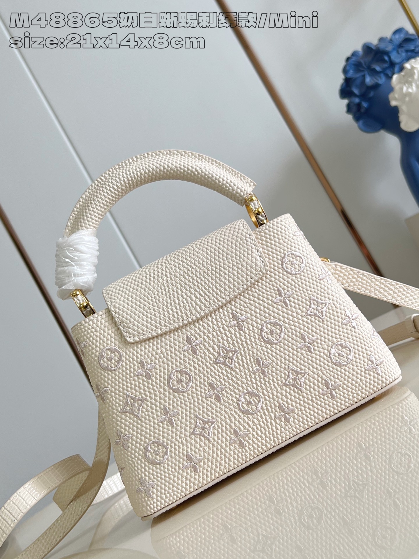 Louis Vuitton Capucines Mini Bag: Taurillon Leather & Lizard Trim, 21x14x8cm 5 a1758855918574 5551