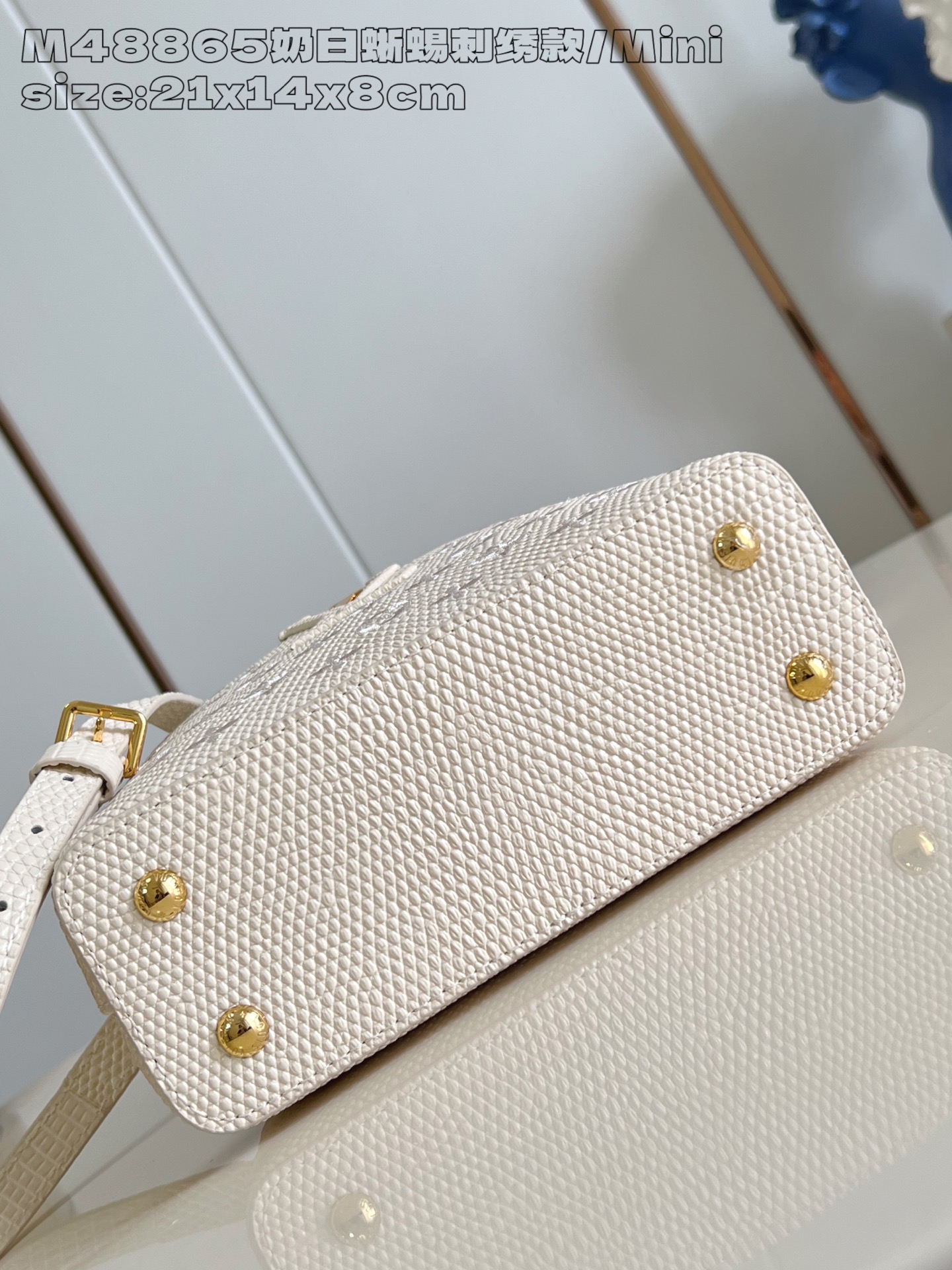 Louis Vuitton Capucines Mini Bag: Taurillon Leather & Lizard Trim, 21x14x8cm 6 a1758855918580 4146