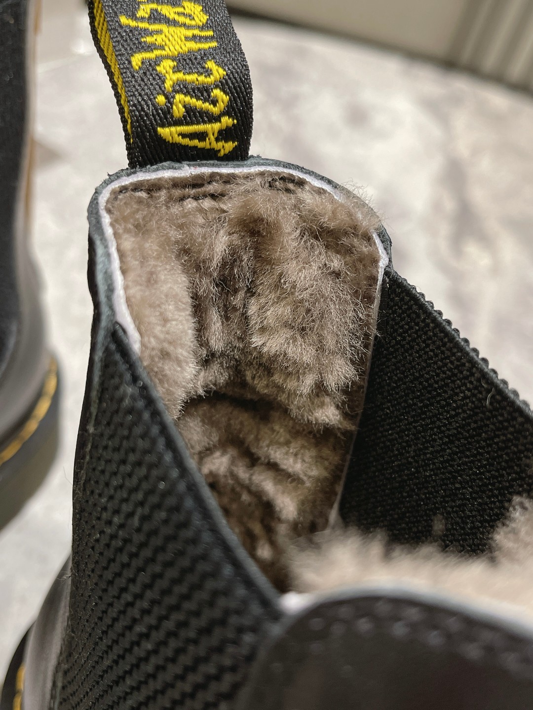 Factory Price: $725 for Dr. Martens 2023 Boots, Superstar Net Red. - 图片 9
