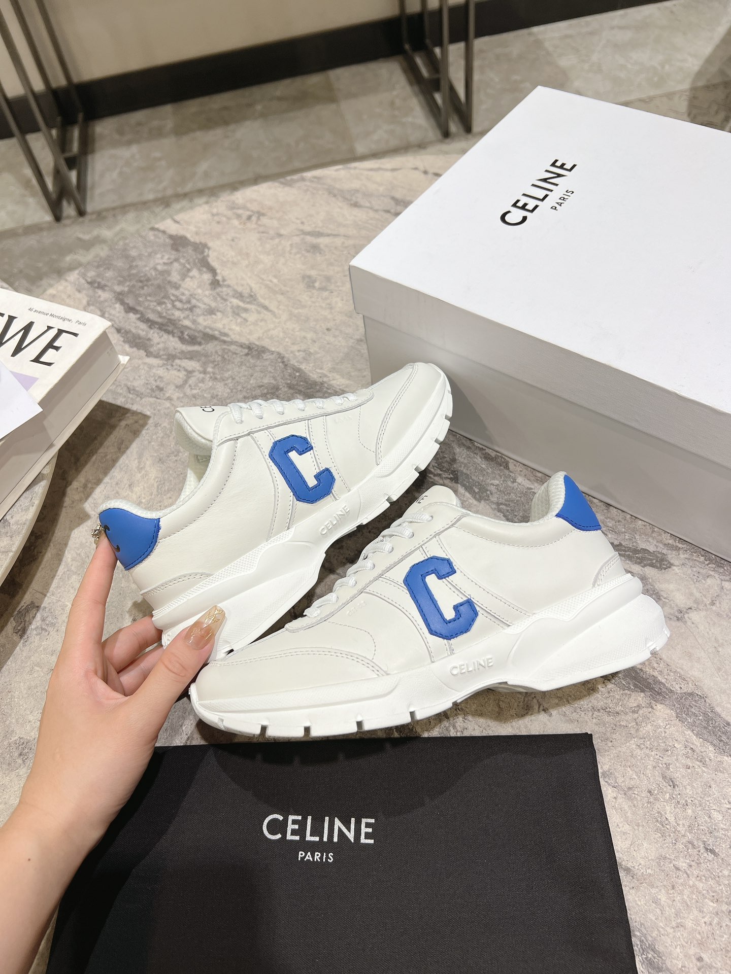 CELINE思琳2024早春新款运动鞋这一季运动小白鞋无论从楦型的轮廓️隔板的拼接都让人耳目一新前后品牌