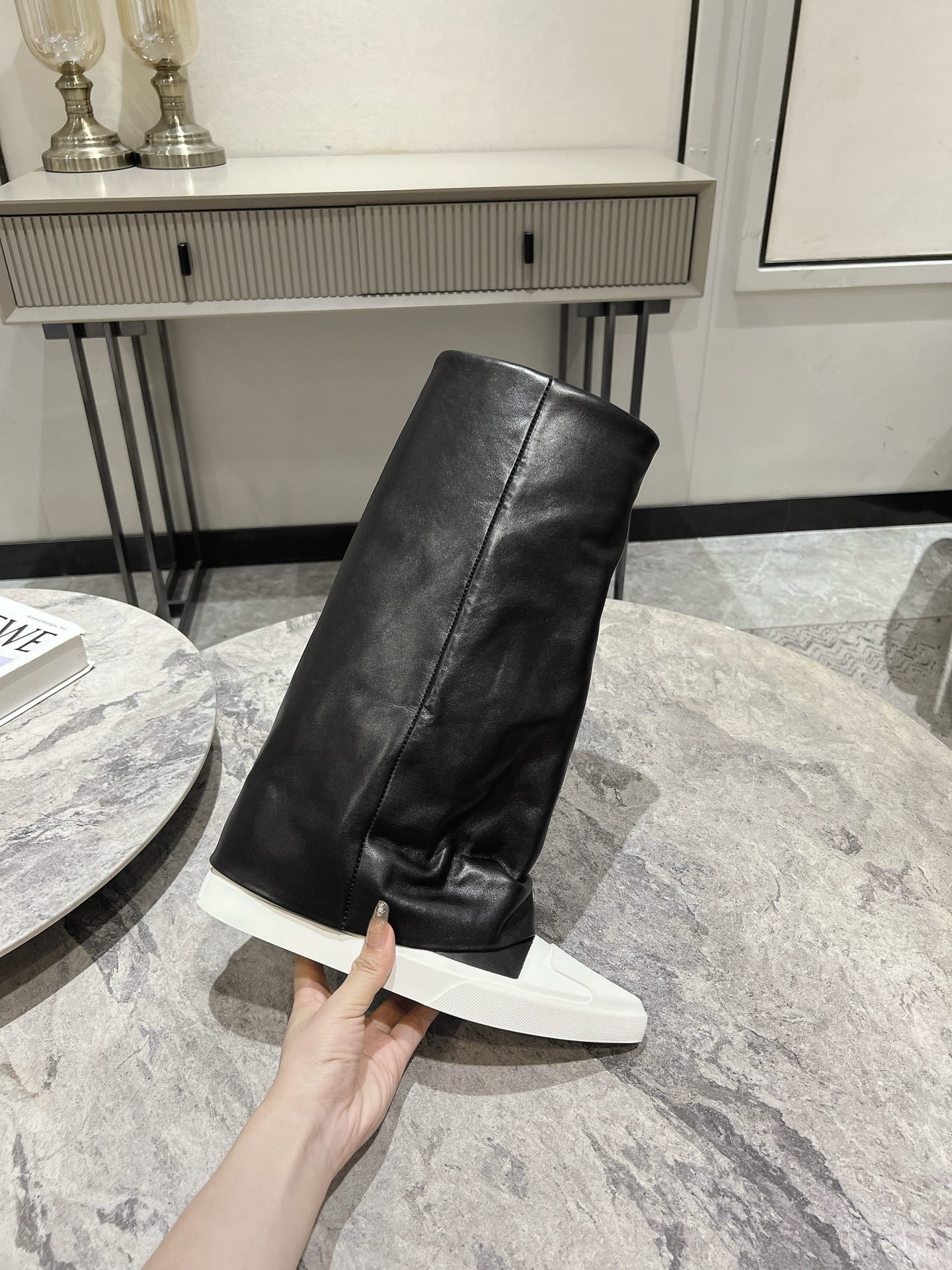 “1080 DYMONLATERY Black White Casual Shoes with 3cm Increase for Sports Street Styling” - 图片 2