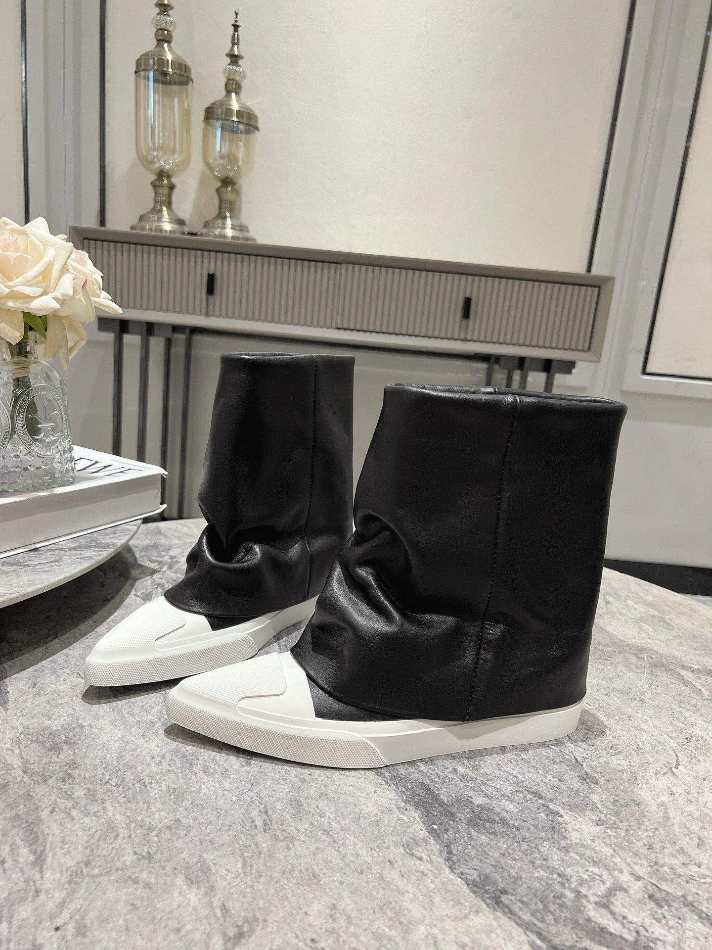 “840 DYMONLATERY Black and White Casual Shoes with 3cm Height Increase and Sporty Style”