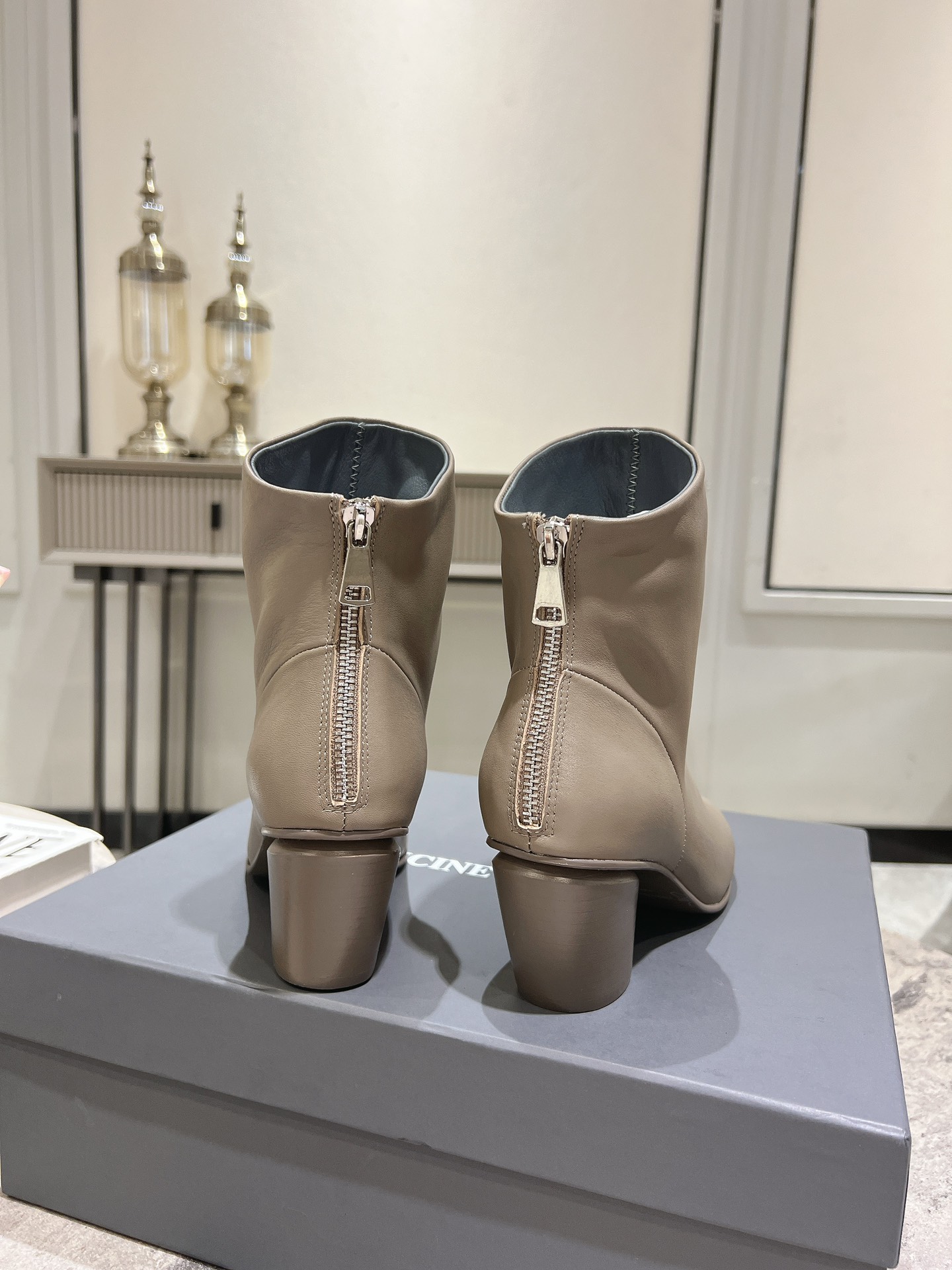 Officine Creative Winter Hand-Made Short Boots: Cool Girl Style with Fluffy Suit - 图片 8