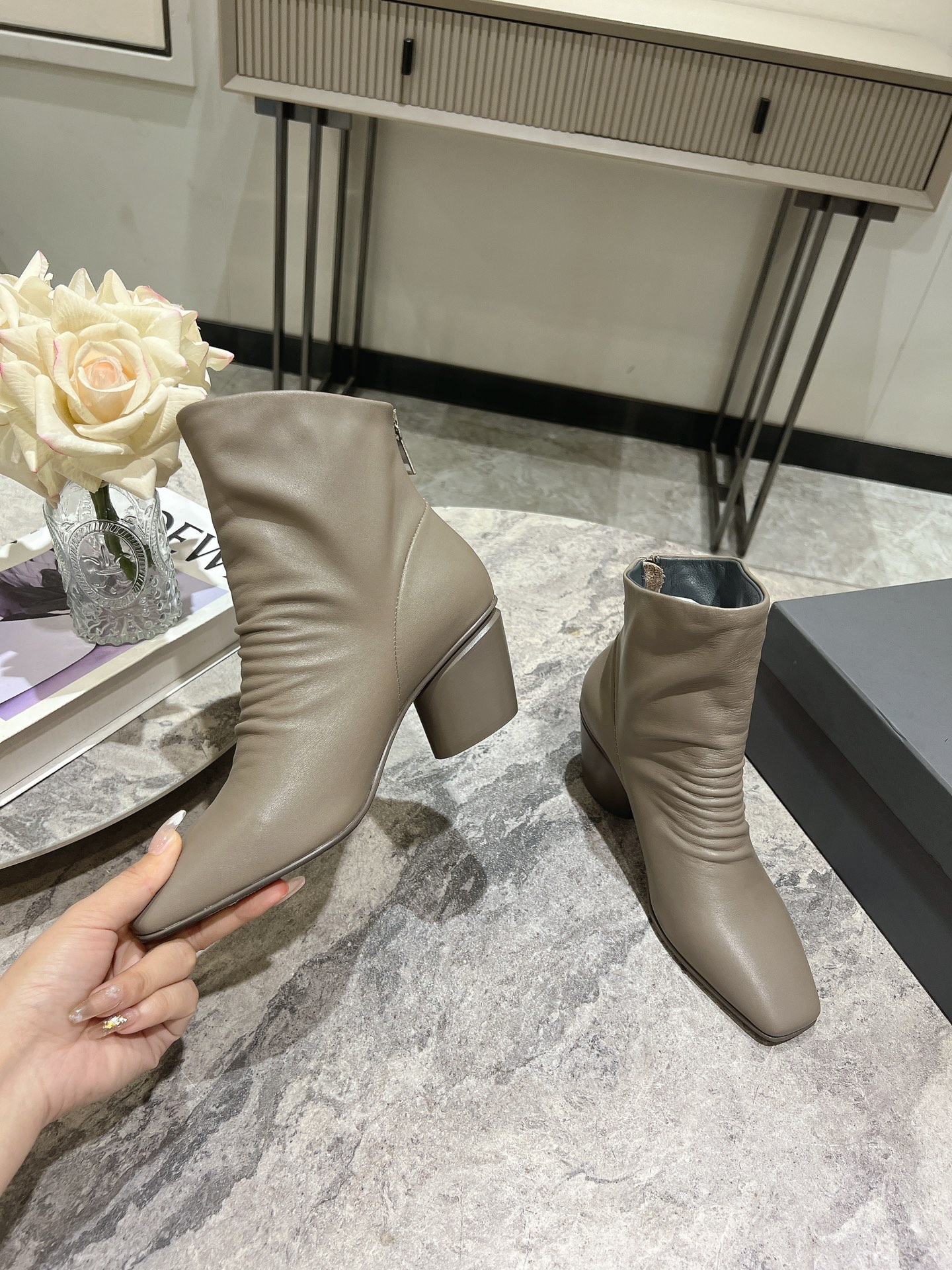 Officine Creative Winter Hand-Made Short Boots: Cool Girl Style with Fluffy Suit - 图片 5