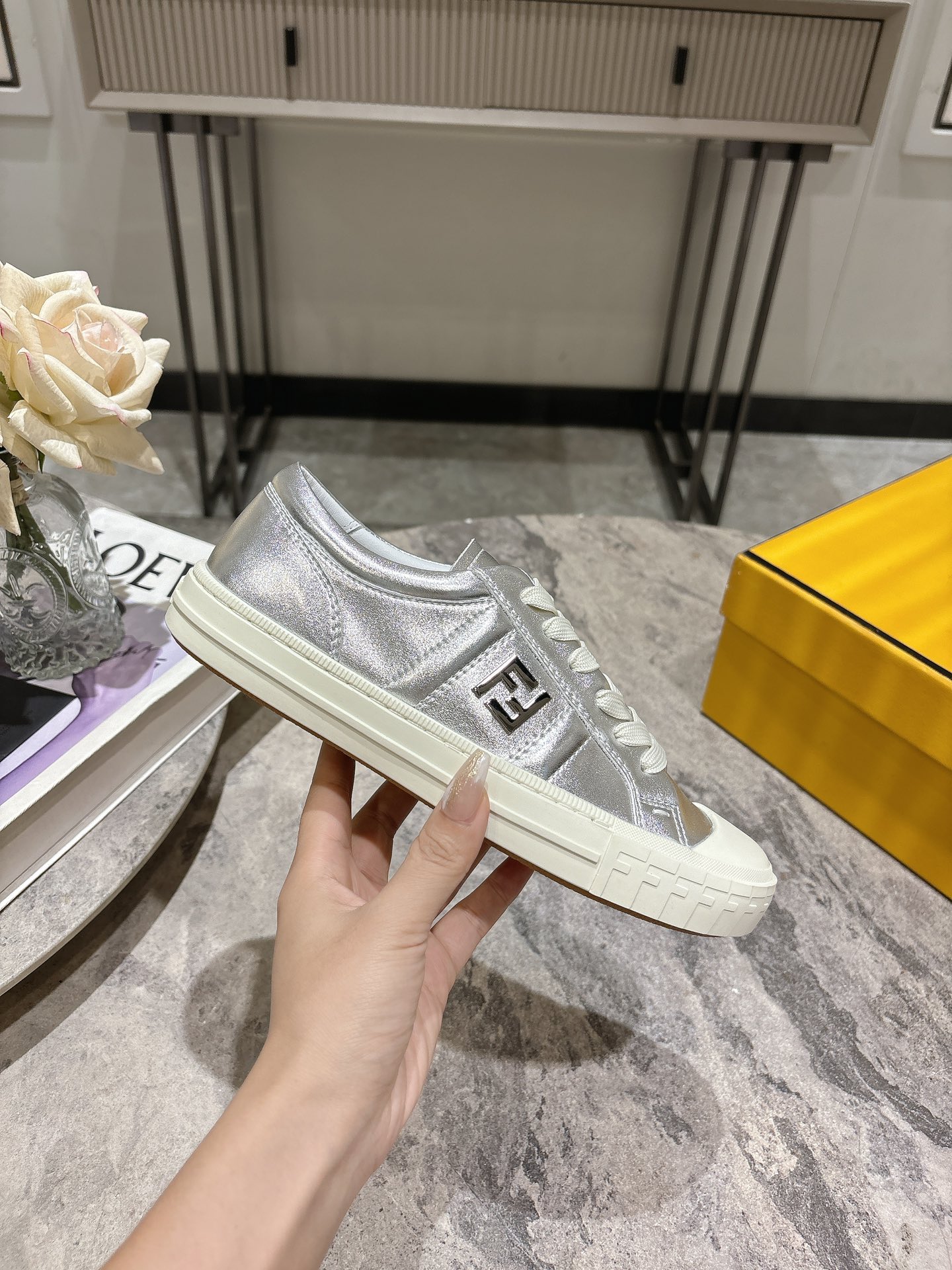 Fendi Knock -off
 Schoenen Sportschoenen Unisex Koeienhuid Schapenvacht Casual