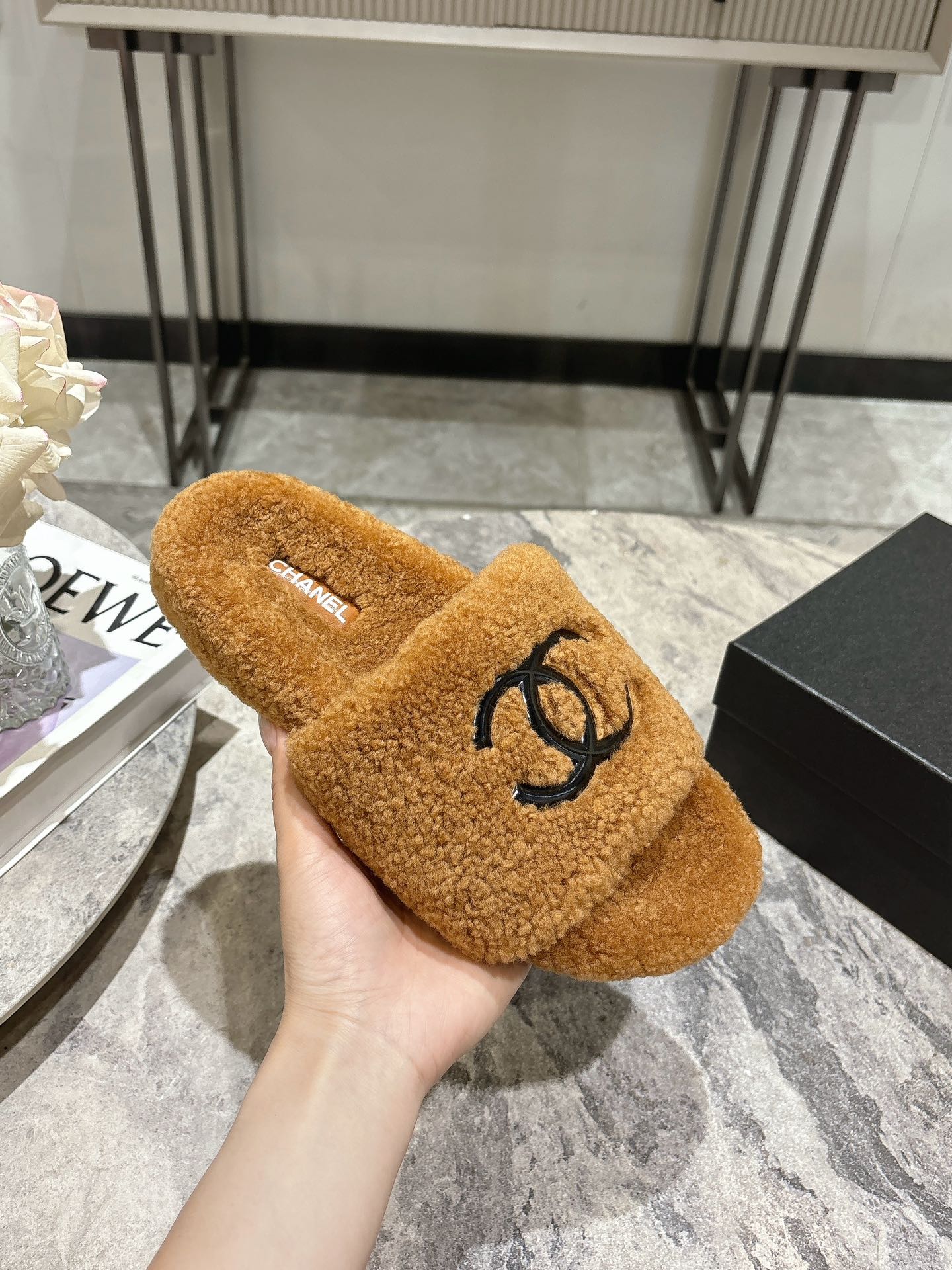 Chanel Schoenen Pantoffels Rubber Wol