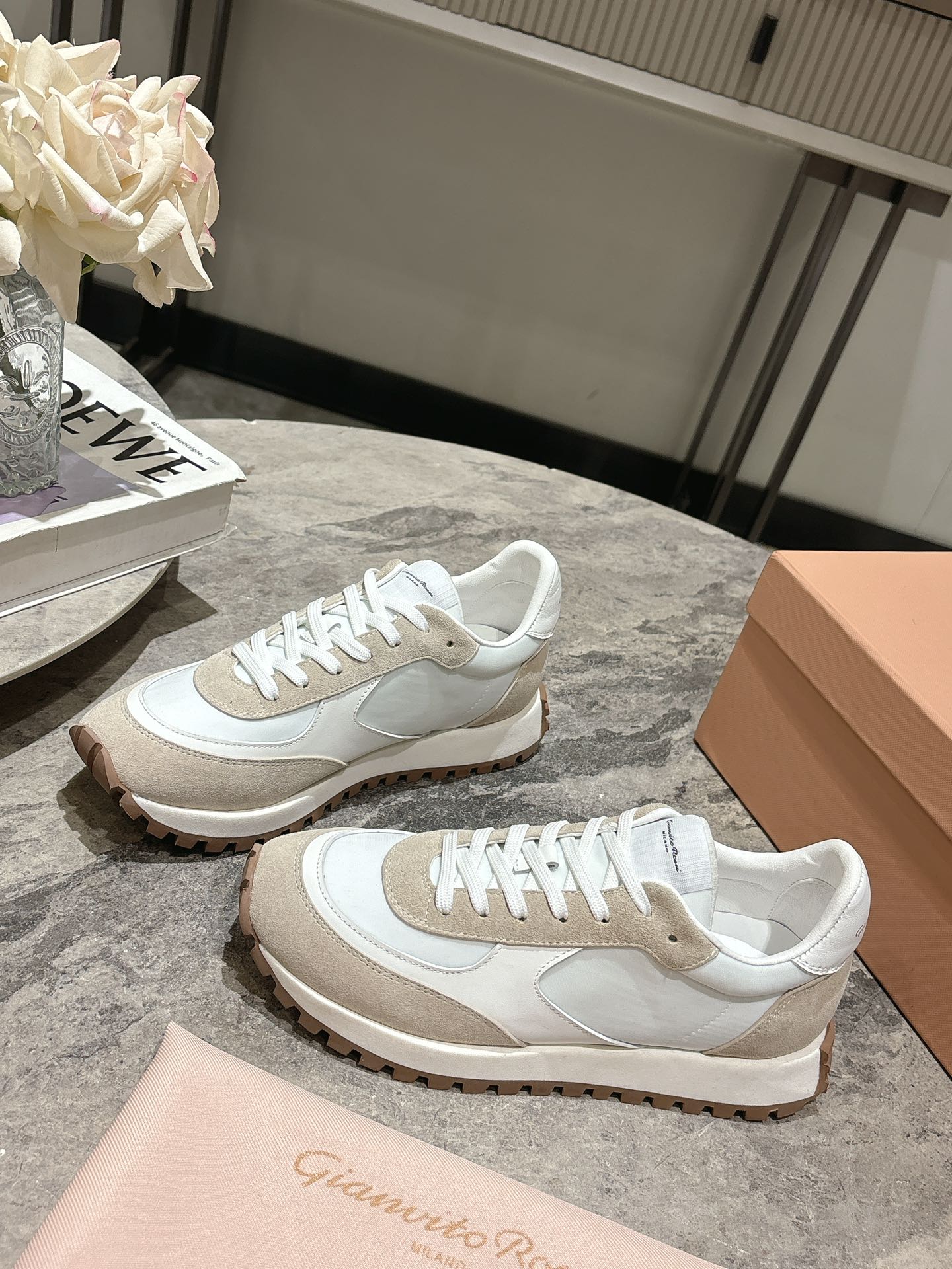 Gianvito Rossi 25ss Retro Style Sneakers with Unique Materials and Comfort Features - 图片 3