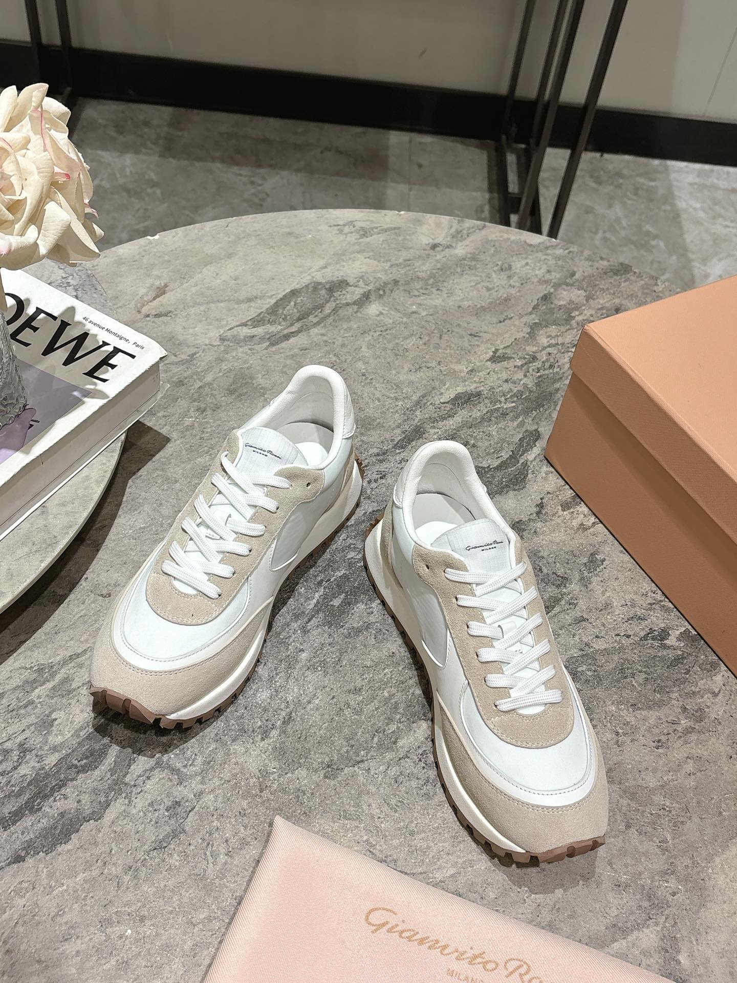Gianvito Rossi 25ss Retro Style Sneakers with Unique Materials and Comfort Features - 图片 2