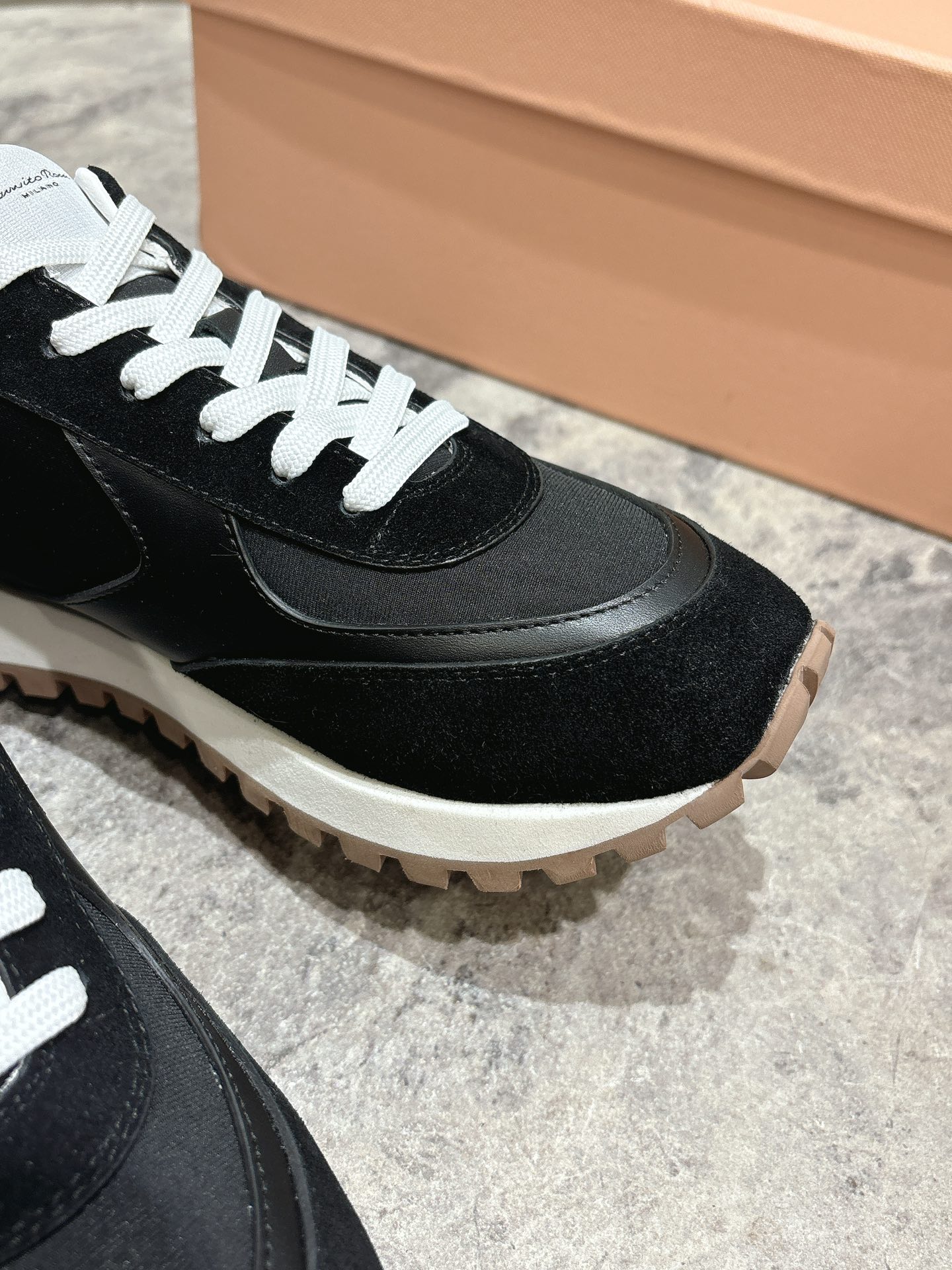 Gianvito Rossi 25ss Retro Couples Sneakers: Fashionable, Comfortable, and High Quality - 图片 9