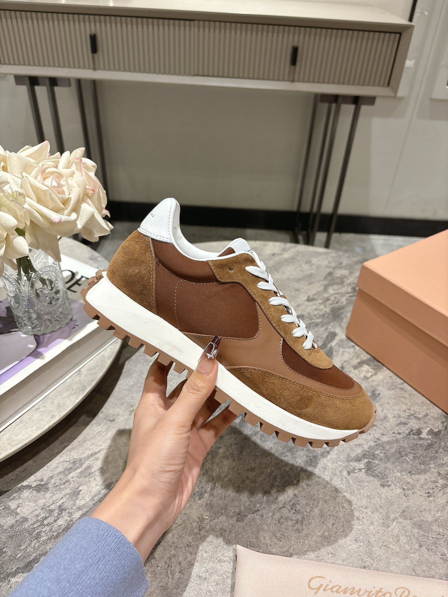 Gianvito Rossi 25ss Retro Sneakers: Stylish, Comfortable, and Fashionable in Hair 800 - 图片 6