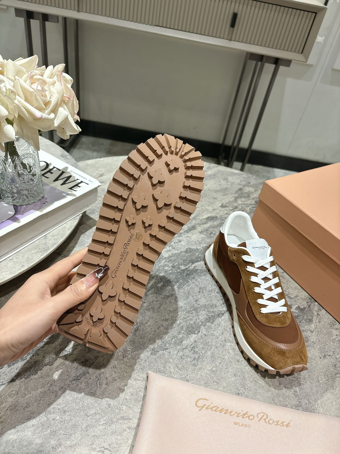 Gianvito Rossi 25ss Retro Sneakers: Stylish, Comfortable, and Fashionable in Hair 800 - 图片 5