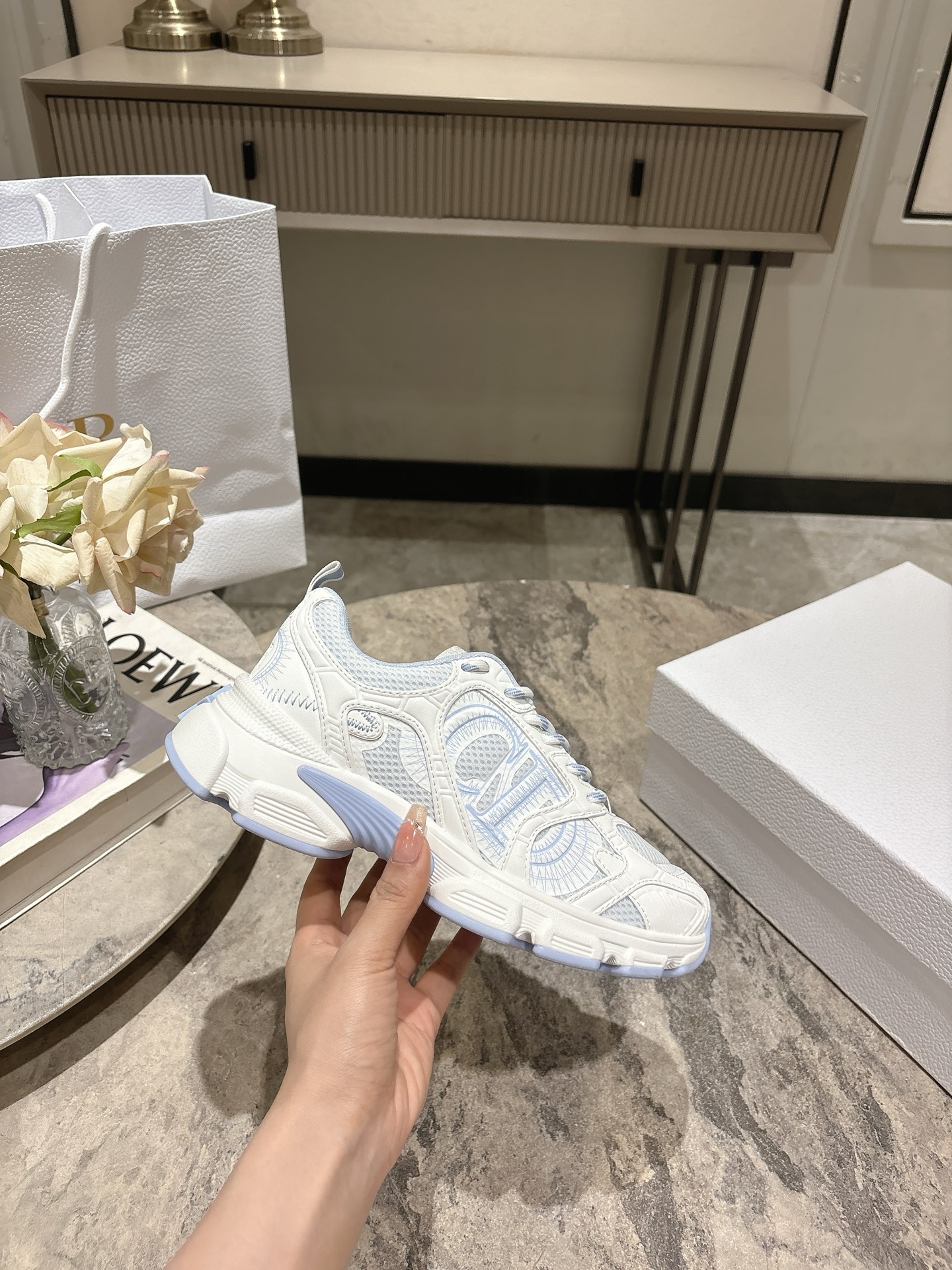 NO:257340,The latest hit, the star model 2025 main popular products, the newly released Dior Chrono new casual sports shoes, running shoes, dad shoes, really cool, full of futuristic feeling! It's really cool!  Once again interprets Dior's cool fashion concept, Lucky Star will bless you with good luck, the new EVA sole is super light and soft! The original version is perfectly replicated!  Fully-pair material mold!  !  35-39 (40.41 custom made), dad shoes, dior, dior, sneakers19860909最新爆款 明星款2025主推爆品 全新发售的迪奥 Dior Chrono 新款休闲运动鞋跑鞋老爹鞋 真的酷毙了,未来感十足!真的好飒！再次演绎了迪奥酷时尚的理念,幸运星为你加持好运,全新的EVA鞋底超轻超软!原版完美复刻！全对版材质 模具！！35-39(40.41定做),老爹鞋,dior,dior,sneakers,Women's Shoes