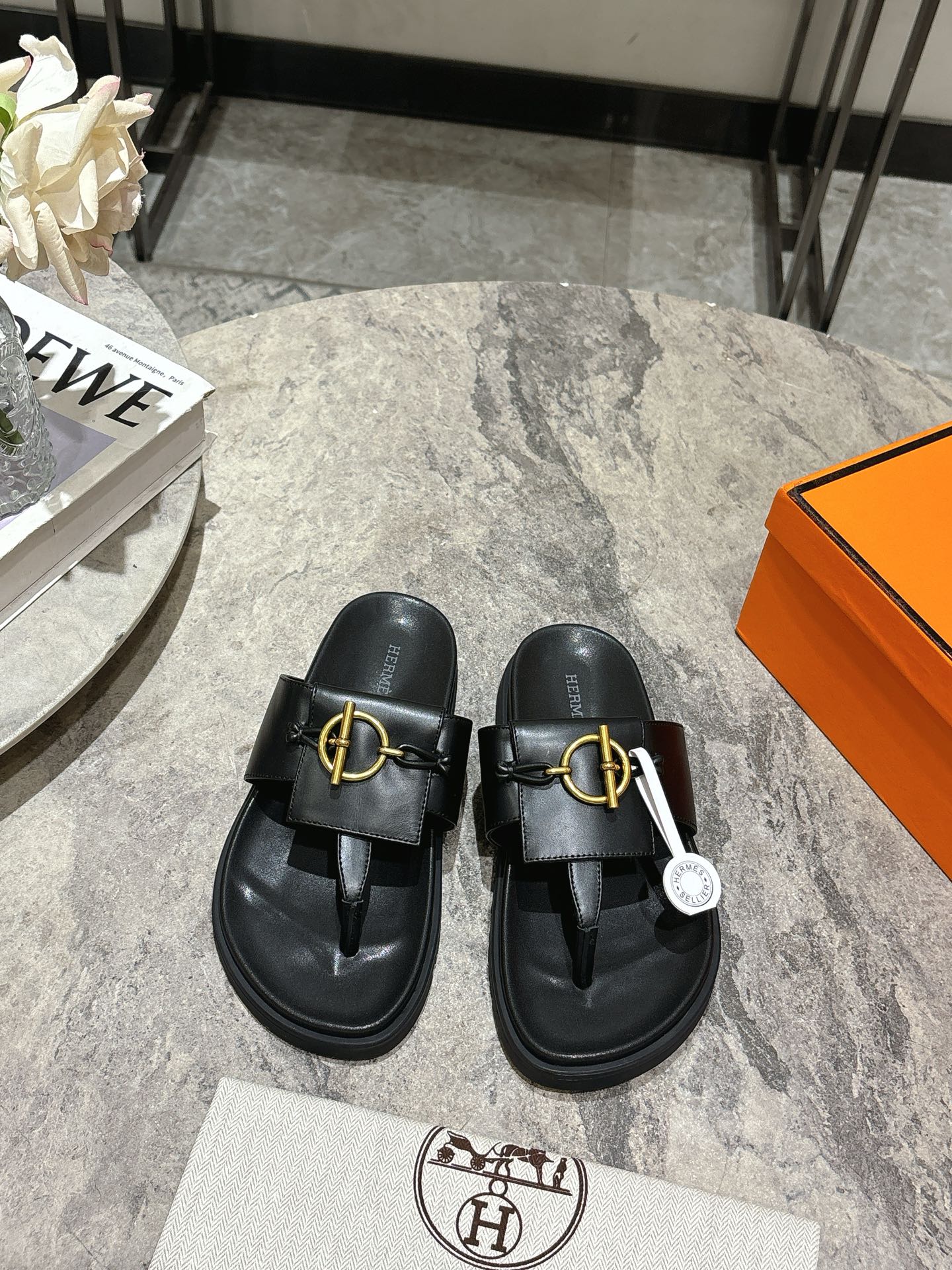 NO:228116,Women, men's model 10, 2025sss official website latest Herme* slim toe sandals official website Xiaohongshu synchronization Original water platform Original TPU outsole fabric is only made of real cowhide Women's model 35-39 (40.41.42.43 customized) Men's model 40-45 (44.45 customized), split-toe shoes, hermes, cowhide19860909女 男款10, 2025sss官网最新Herme* 夹趾凉拖官网小红书同步 原版水台 原版TPU大底 面料只做全真牛皮 女款35-39（40.41.42.43定做） 男款40-45（44.45定做）,分趾鞋,hermes,cowhide,Women's Shoes