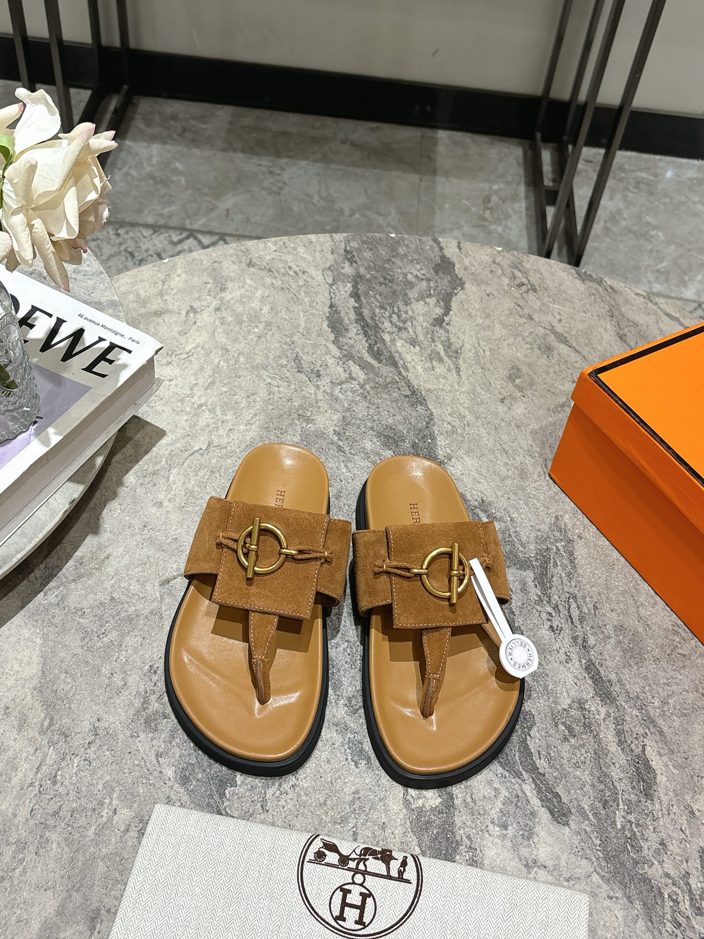 NO:228120,Women, men's model 10, 2025sss official website latest Herme* clamped toe sandals official website Xiaohongshu synchronization Original water platform Original TPU outsole fabric high mercerized velvet Women's model 35-39 (40.41.42.43 customized) Men's model 40-45 (44.45 customized), split-toe shoes, hermes19860909女 男款10, 2025sss官网最新Herme* 夹趾凉拖官网小红书同步 原版水台 原版TPU大底 面料高丝光绒 女款35-39（40.41.42.43定做） 男款40-45（44.45定做）,分趾鞋,hermes,Women's Shoes