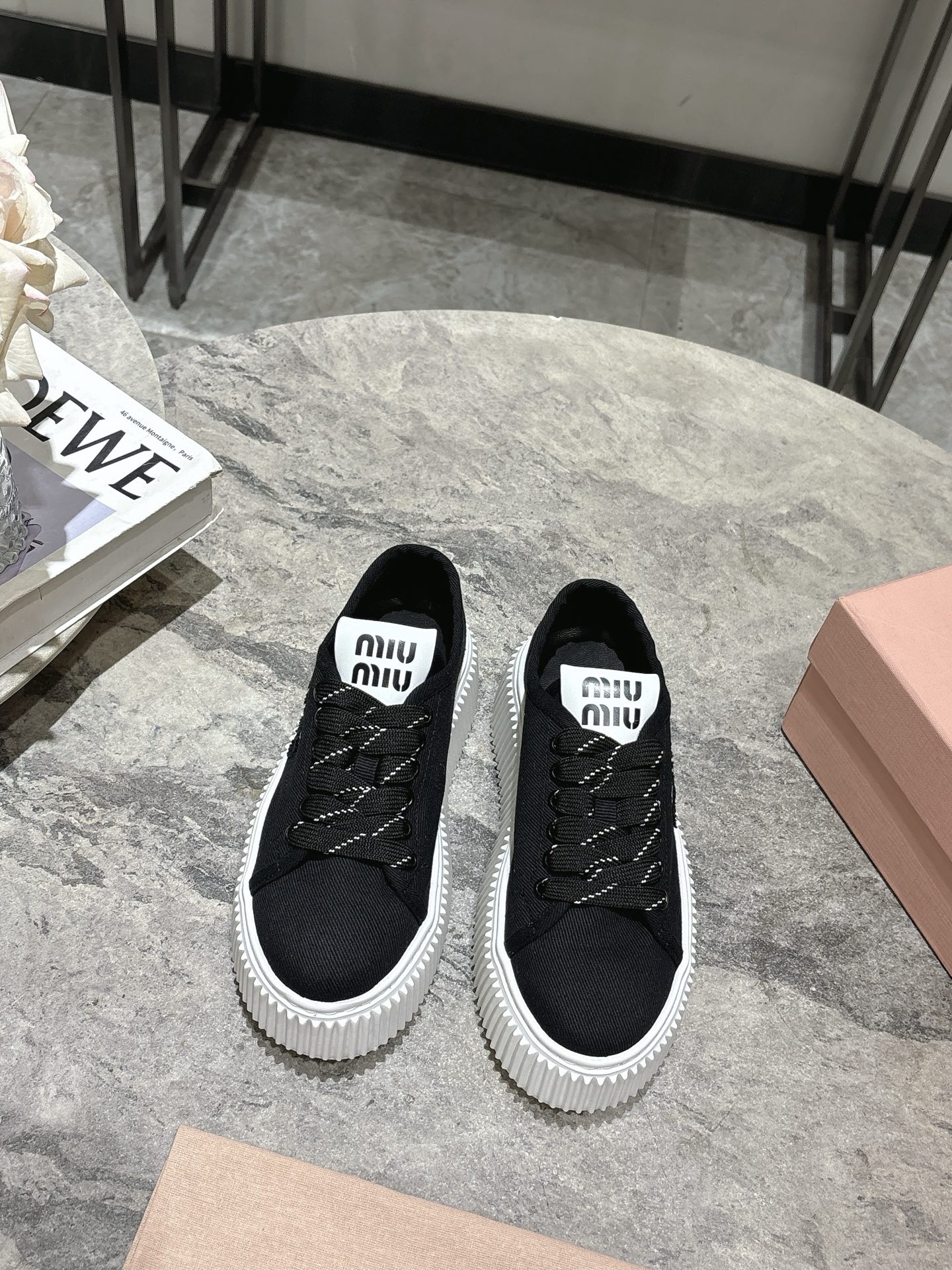 NO:240841,Miumiu Miumiu 2025 Spring New Style Thick-soled Cookie Shoes Semi-trolled Latest Show, Classic Upgrade Comfort and Fashion Couple Each color matches well, design and matching different styles. Upper: Original Customized Cloth Inner: Original Customized Sheepskin Inner Outsole: Original Open-Die Anti-Slip Outsole Size: 35-39 (40 Customized), Casual Shoes/Sports Shoes Semi-trolled, Miumiu, Sneakers, Sheepskin19860909批 缪缪Miumiu2025春新款 厚底饼干鞋 半拖最新走秀款,经典升级 舒适度与时髦度并存 每个颜色搭配都好看,设计搭配不同风格需求 鞋面:原版定制布 内里:原版定制羊皮内里 大底:原版开模防滑大底 码数:35-39(40定做),休闲鞋/运动鞋半拖,miumiu,sneakers,sheepskin,Women's Shoes