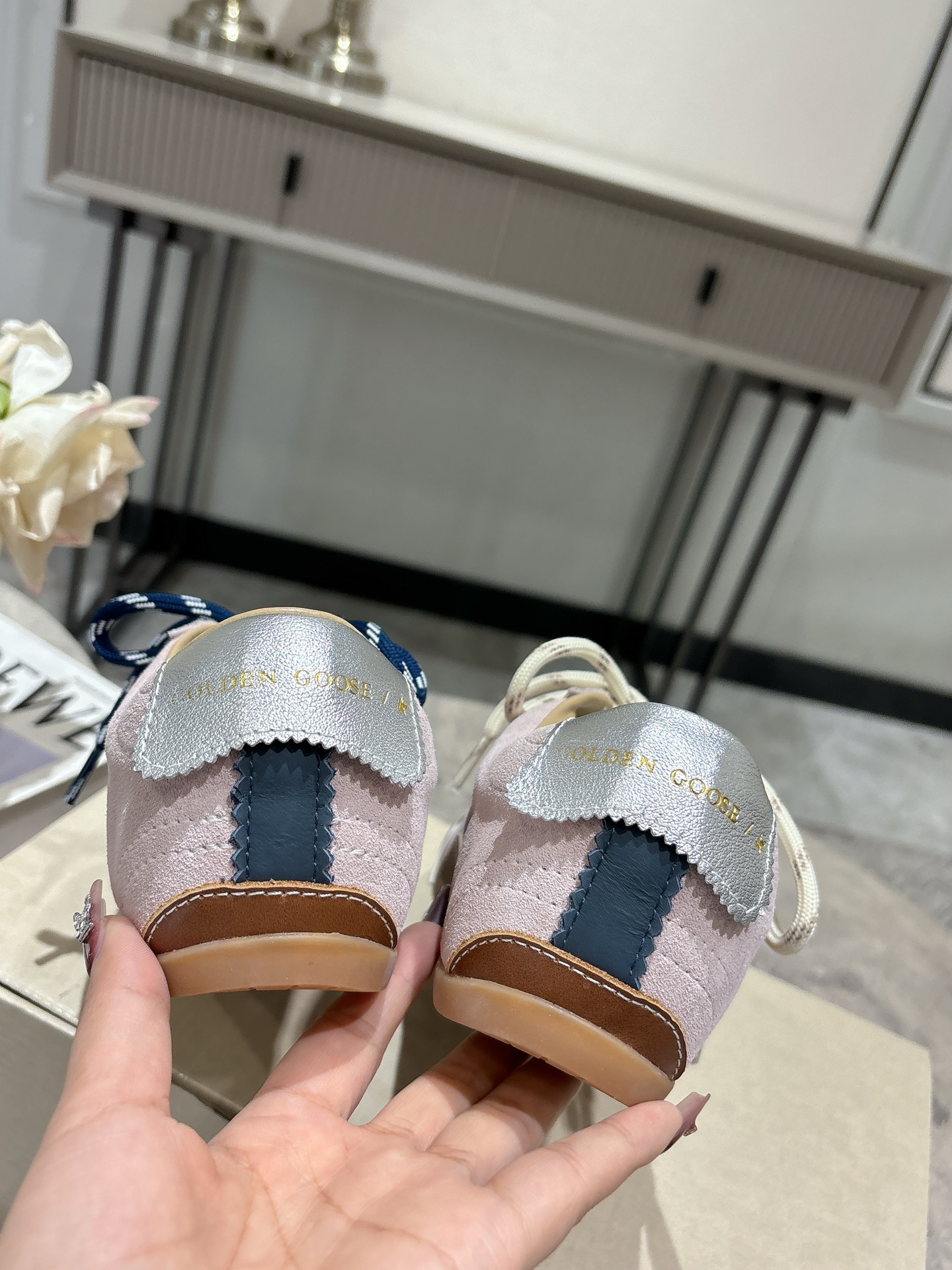 Golden Goose 25SS True Star Sneakers: Korean Limited Edition, Unisex Style 10 i1744130704117 1540 0 8