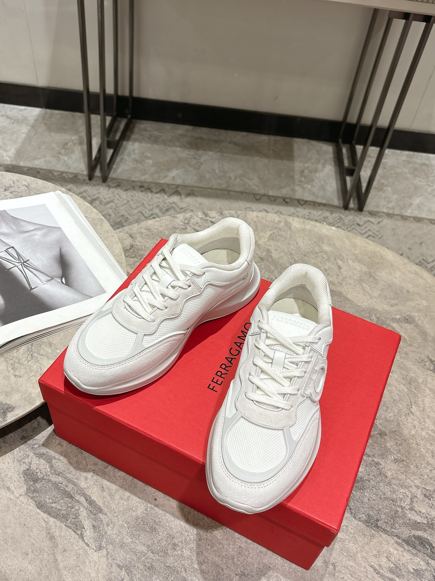 Ferragamo Firagm Gancini Sneakers: Urban Style with High-End Configuration - 图片 7
