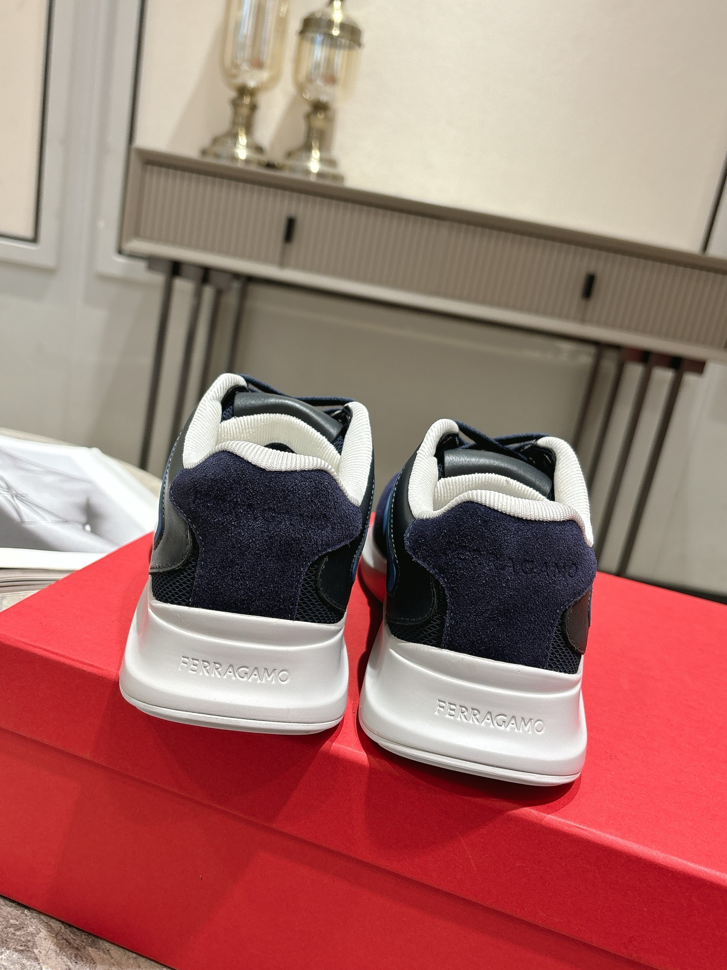 Fashion Review: Ferragamo Firagm Gancini Sneakers, Urban Style with High-End Configuration - 图片 9
