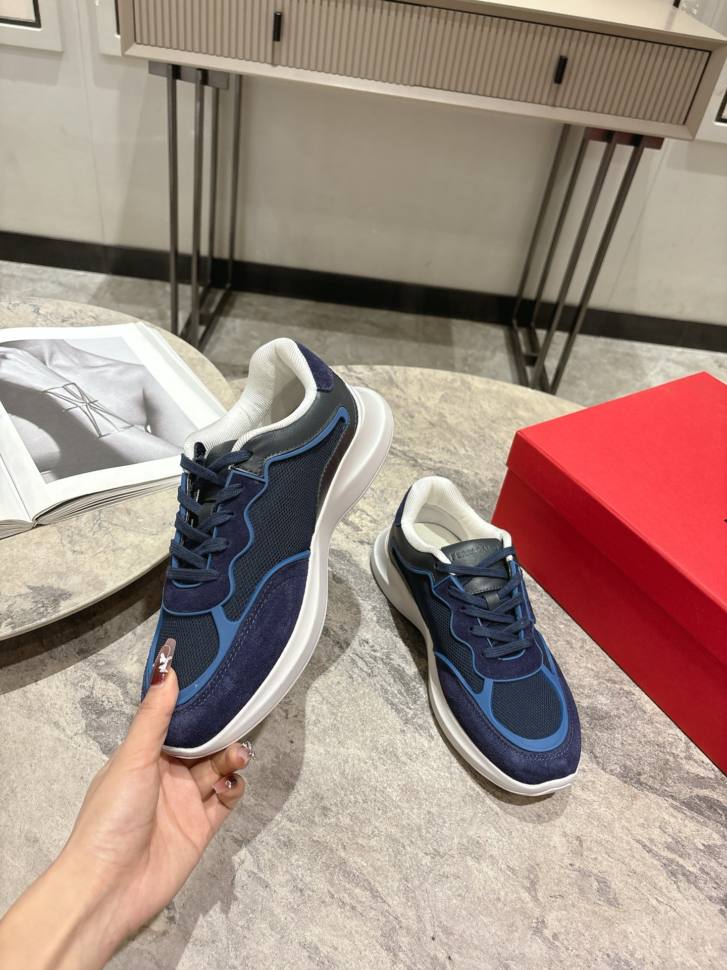 Fashion Review: Ferragamo Firagm Gancini Sneakers, Urban Style with High-End Configuration - 图片 5