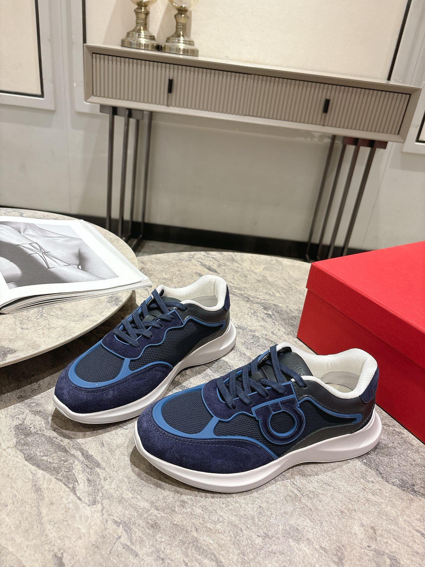Fashion Review: Ferragamo Firagm Gancini Sneakers, Urban Style with High-End Configuration - 图片 4